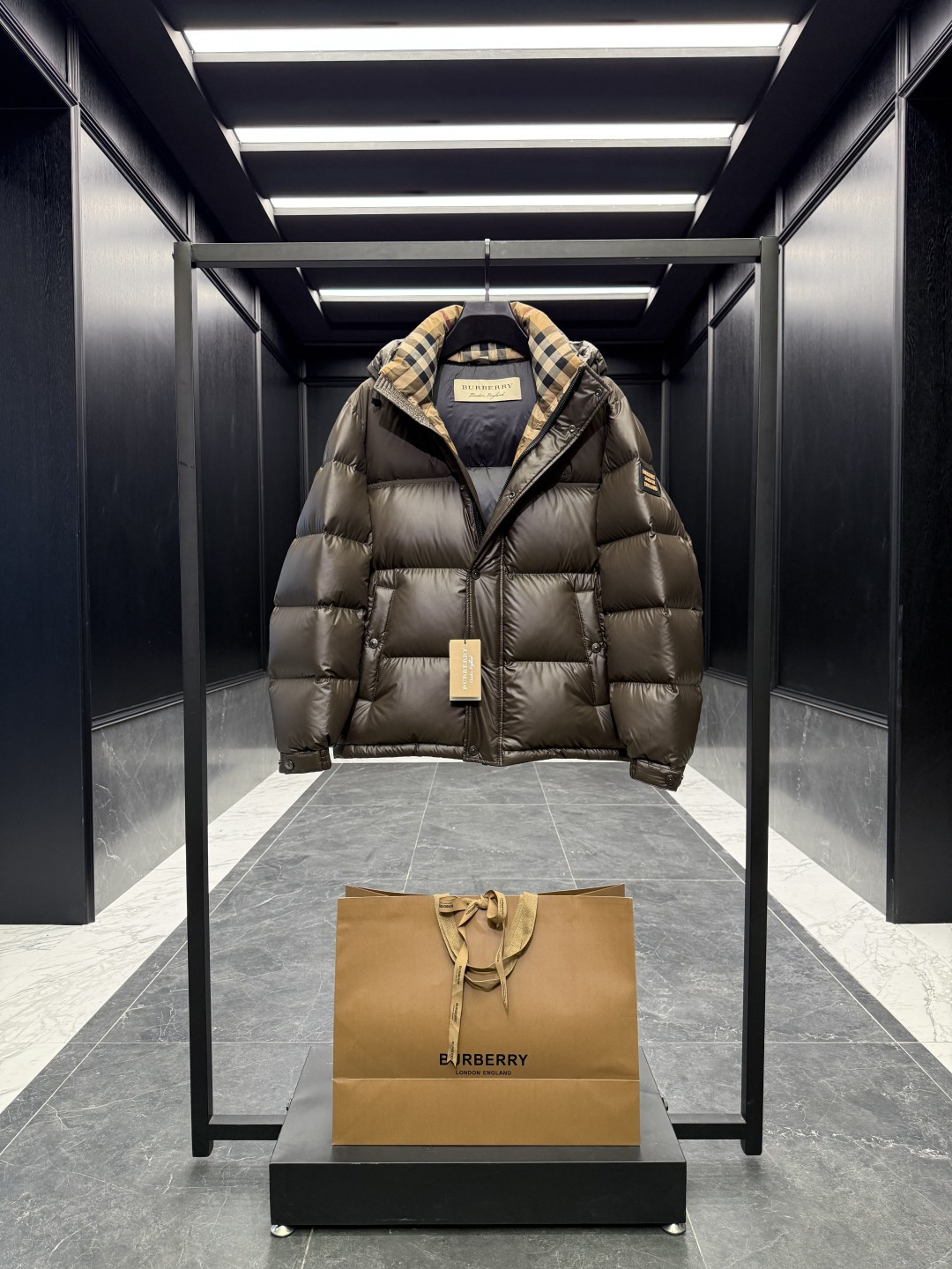 Burberry Down Jacket Cotton Black Hooded S-l