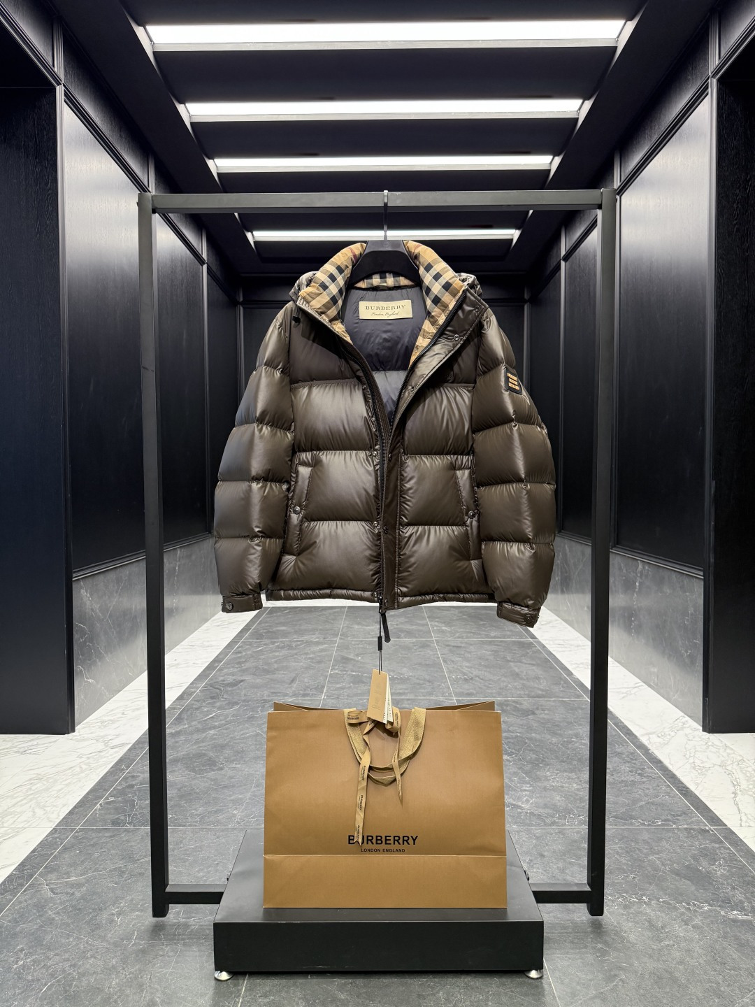 Burberry Down Jacket Cotton Black Hooded S-l