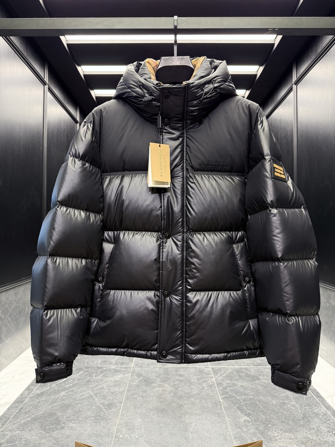 Burberry Down Jacket Cotton Black Hooded S-l