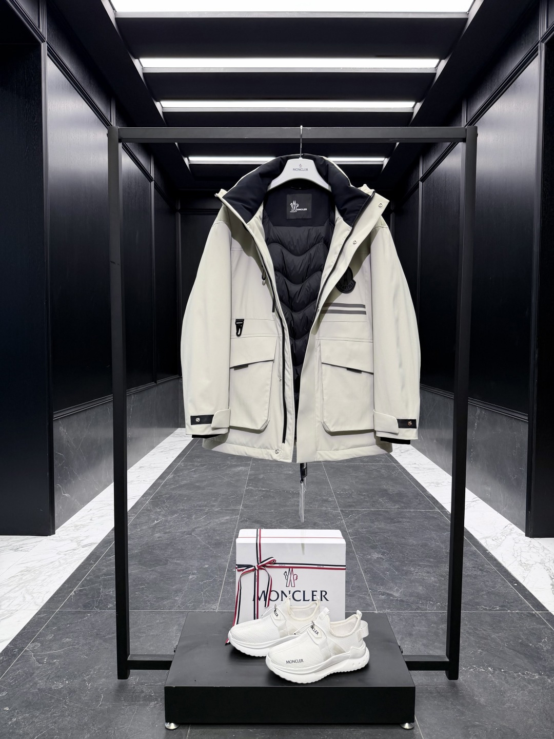 Moncler Female Down Jacket Black S-m-l