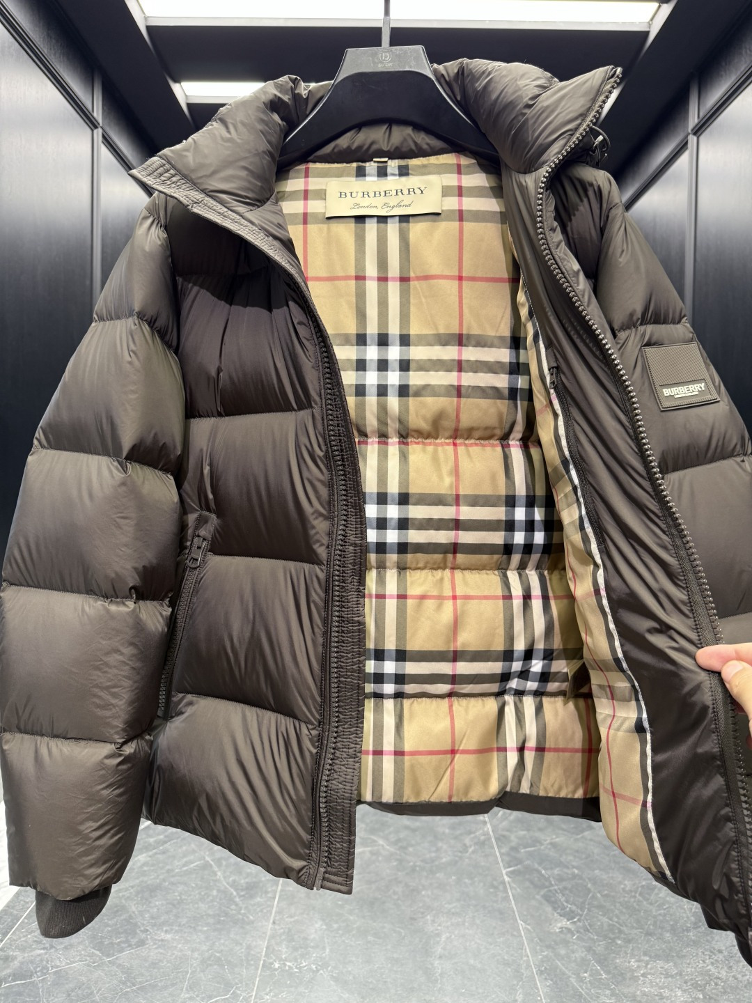 Burberry Down Jacket Cotton Black Hooded S-l