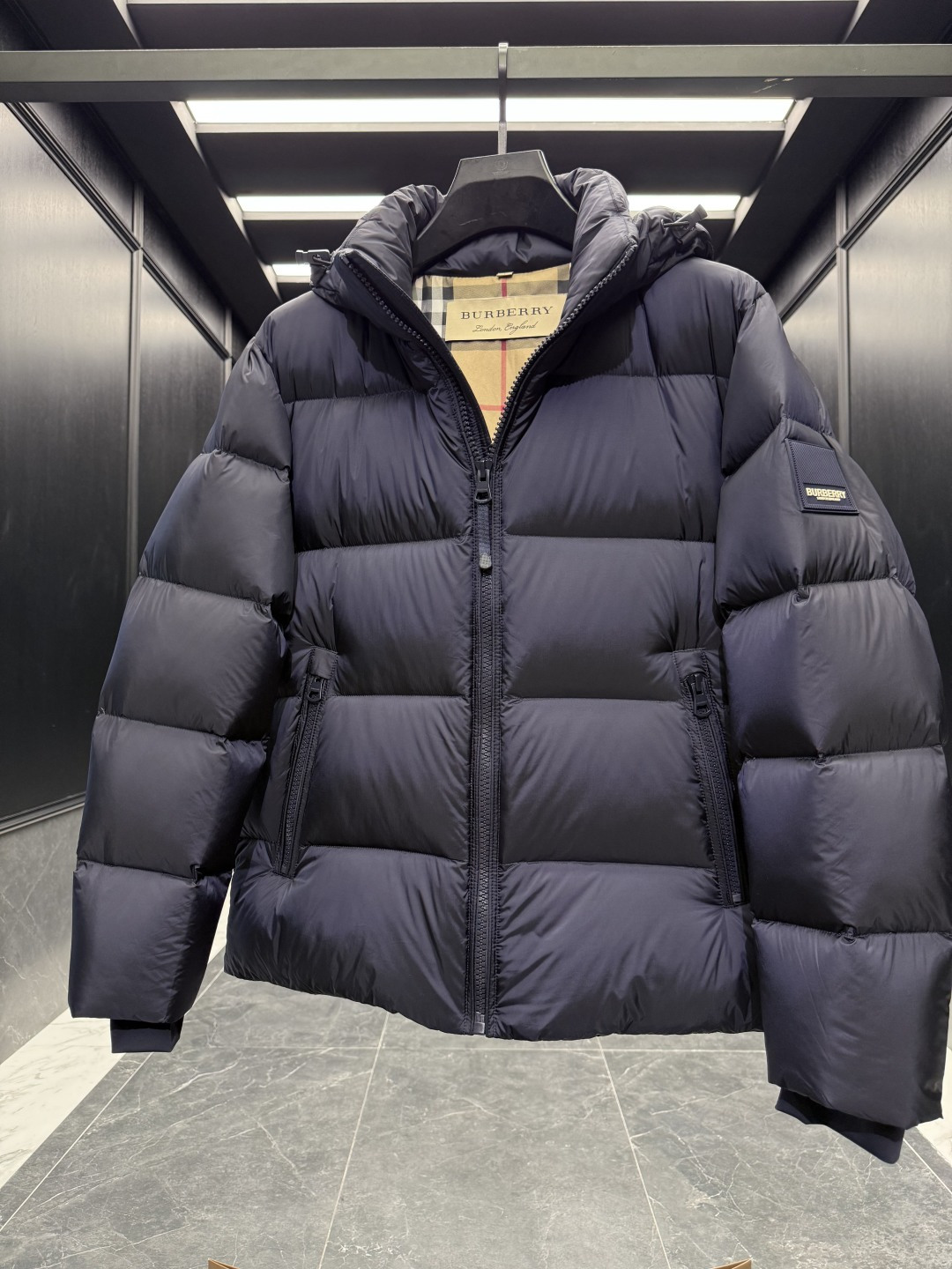 Burberry Down Jacket Cotton Black Hooded S-l