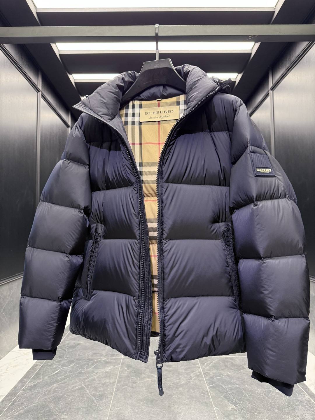 Burberry Down Jacket Cotton Black Hooded S-l