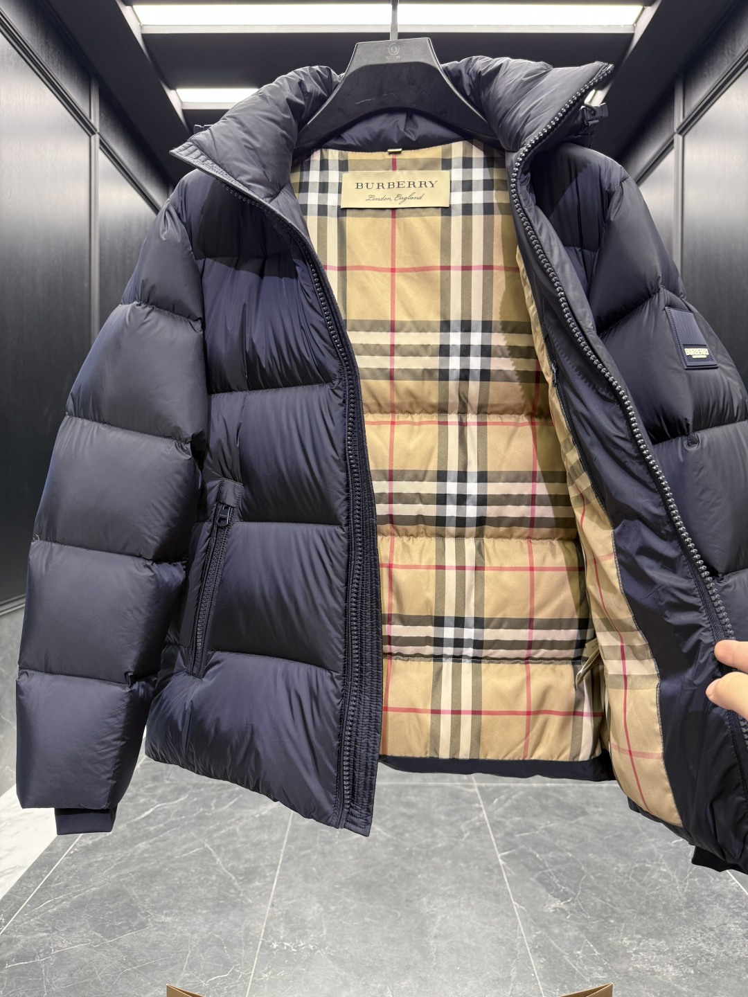 Burberry Down Jacket Cotton Black Hooded S-l