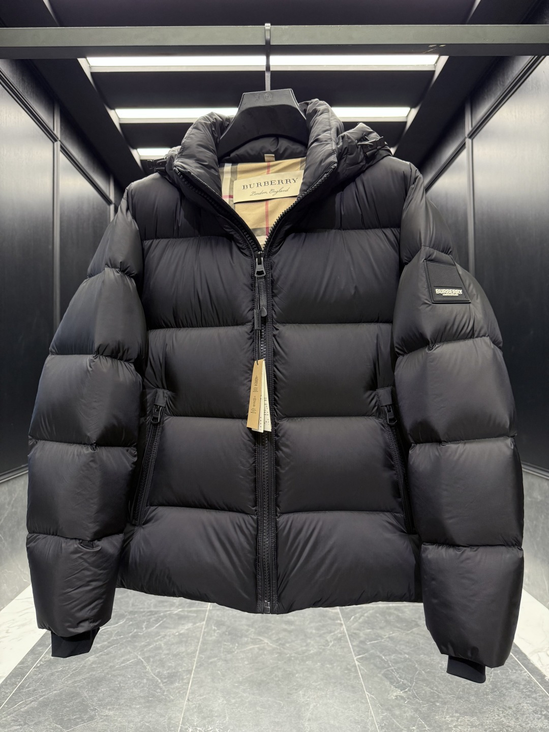 Burberry Down Jacket Cotton Black Hooded S-l