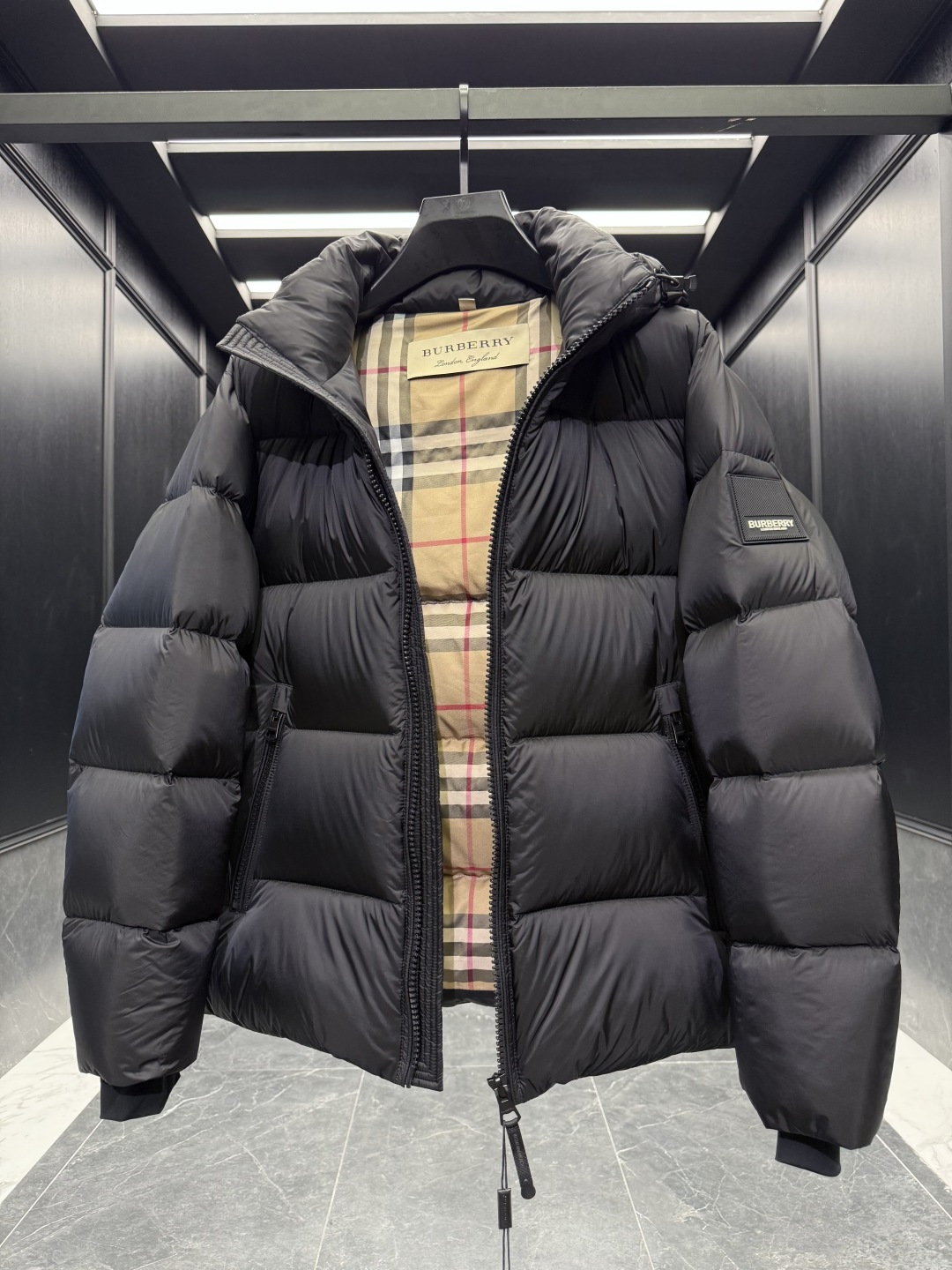 Burberry Down Jacket Cotton Black Hooded S-l