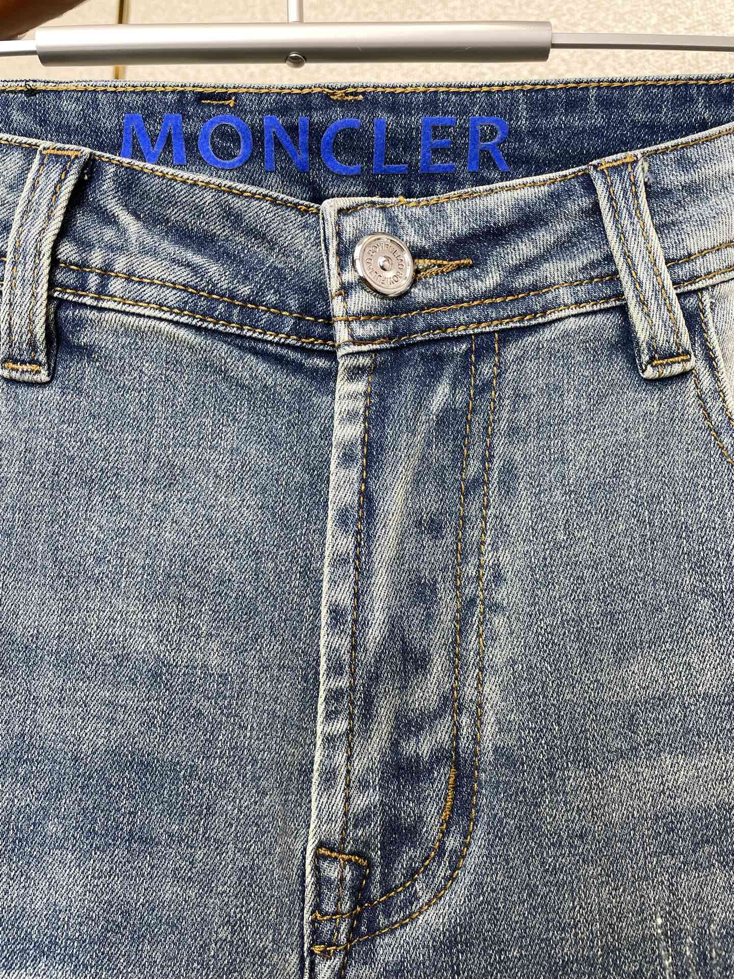 Moncler Jeans M-l