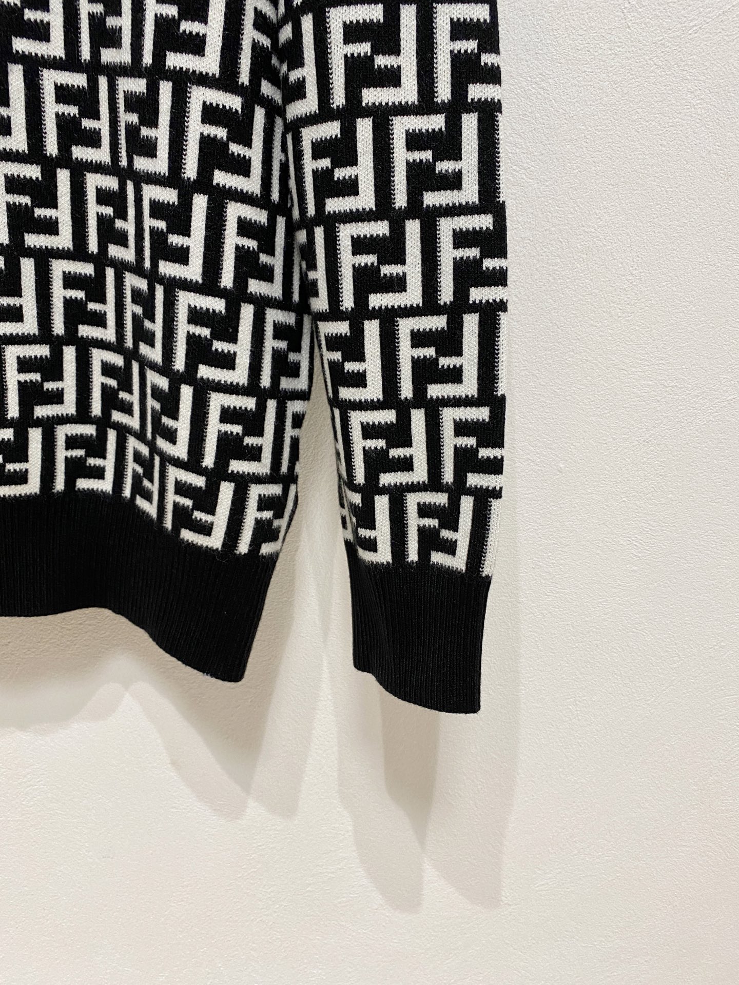 Fendi Basic Clothing Knitted M-l-xl