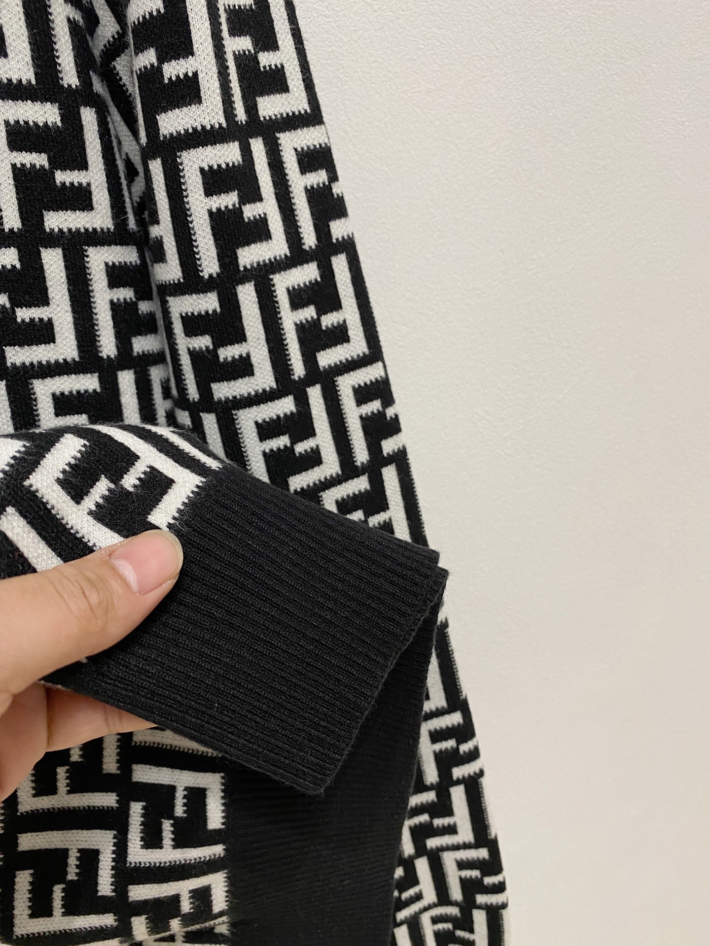 Fendi Basic Clothing Knitted M-l-xl