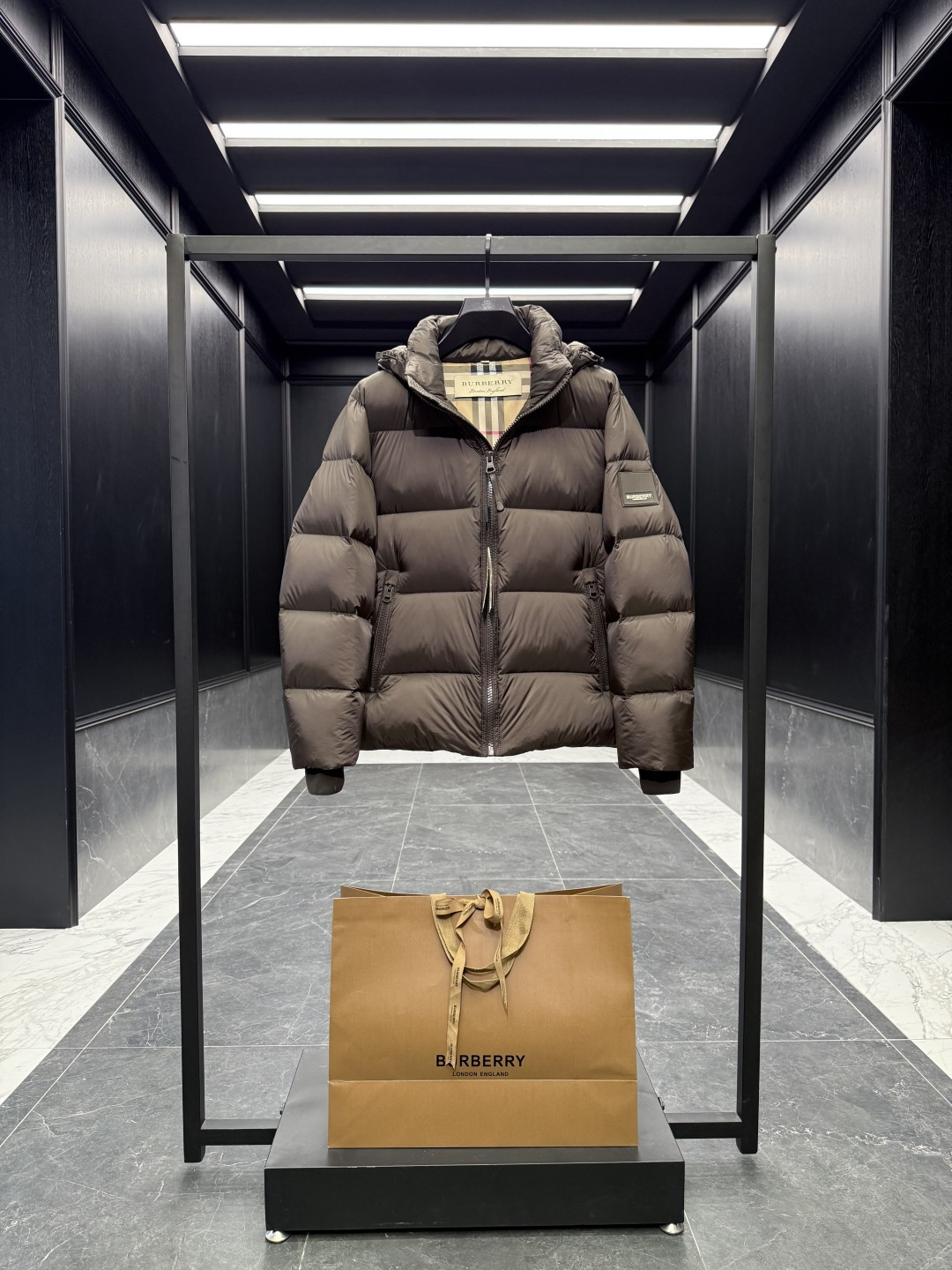 Burberry Down Jacket Cotton Black Hooded S-l