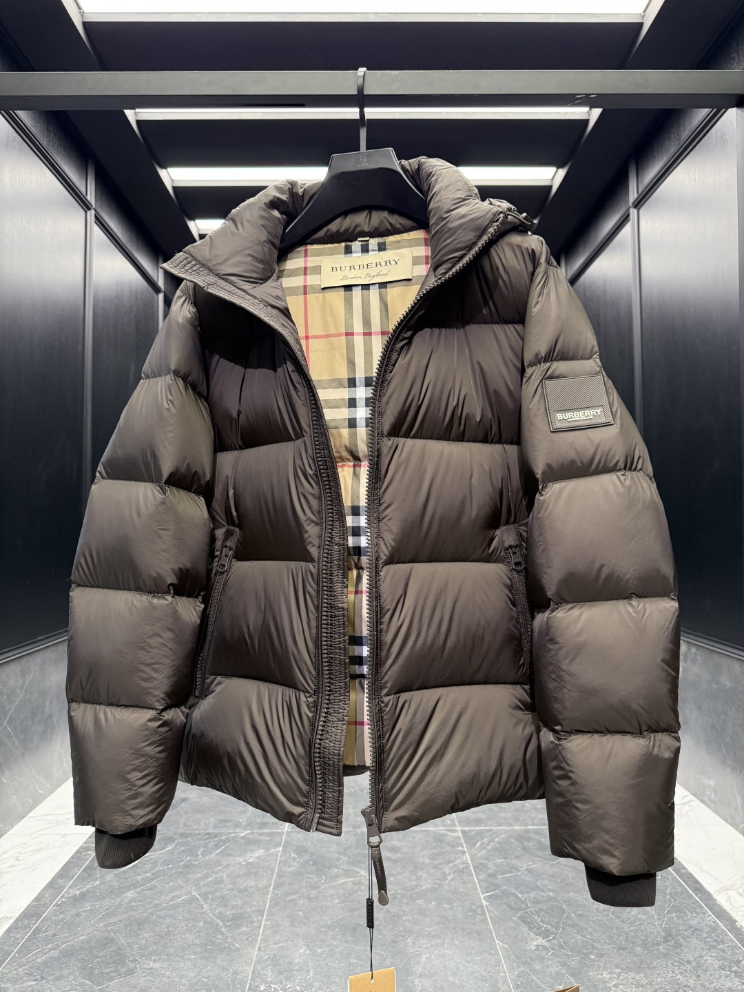 Burberry Down Jacket Cotton Black Hooded S-l