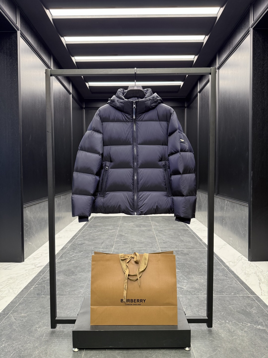 Burberry Down Jacket Cotton Black Hooded S-l