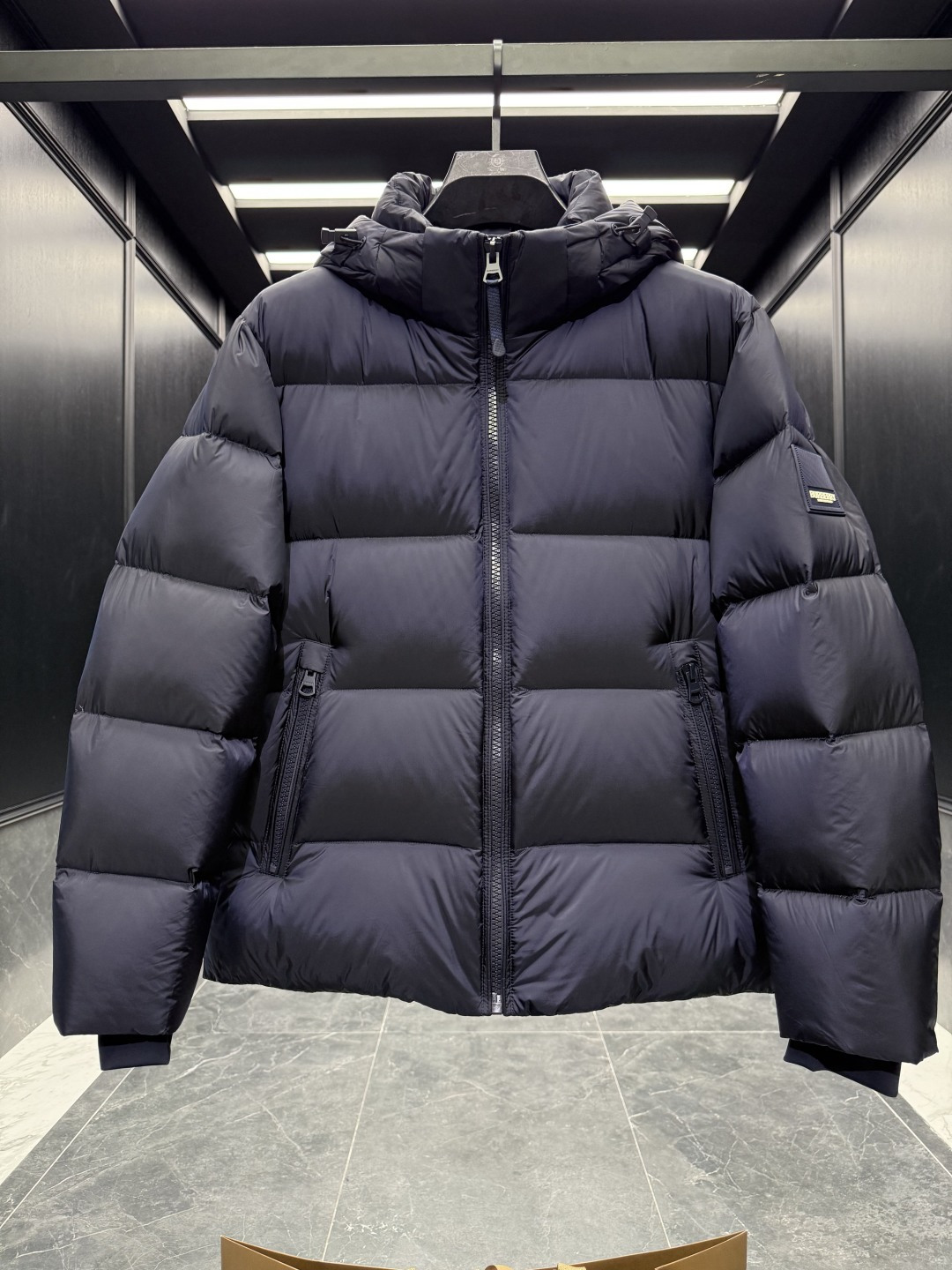 Burberry Down Jacket Cotton Black Hooded S-l