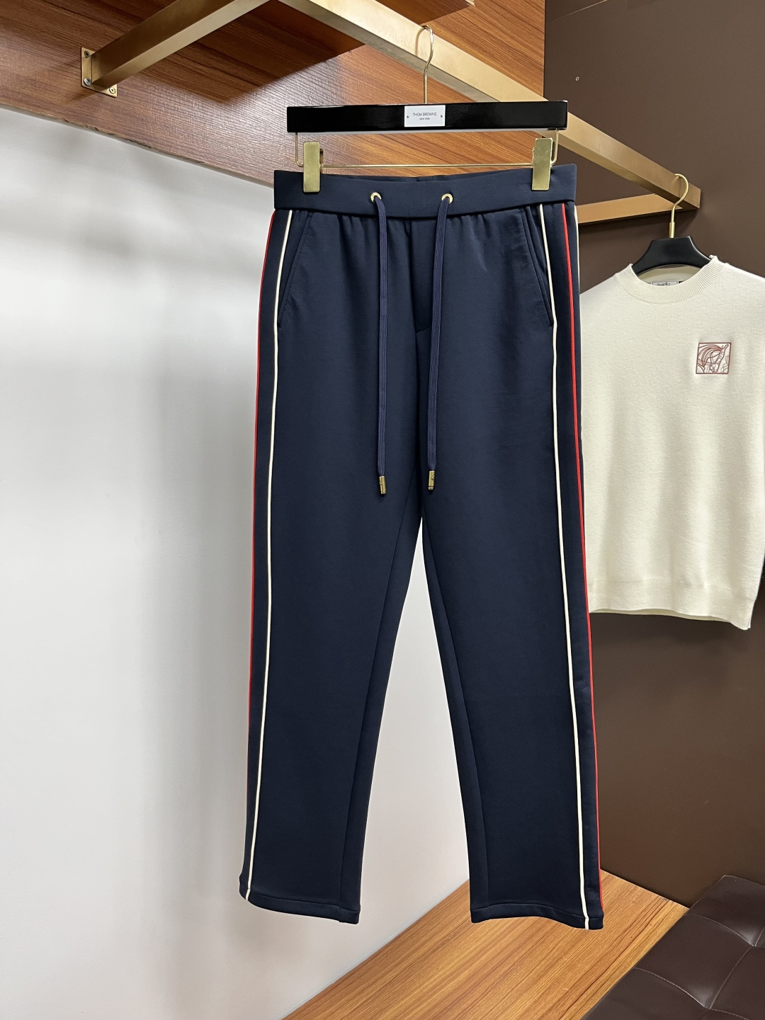 Gucci Basic Clothing S-l