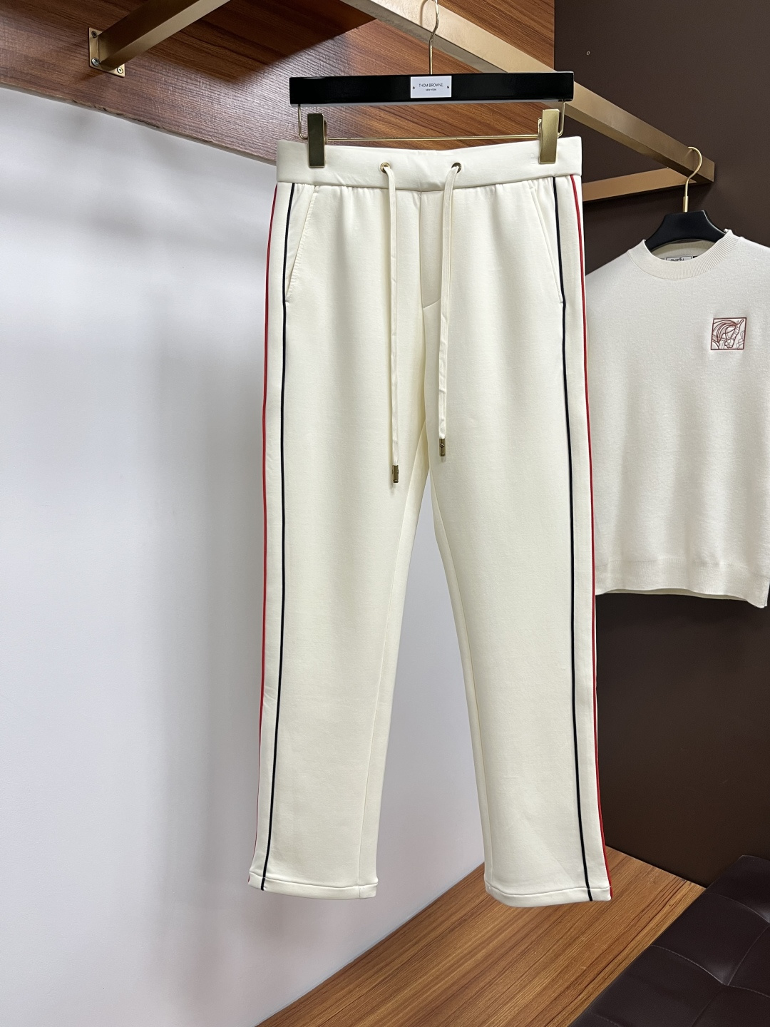 Gucci Basic Clothing S-l