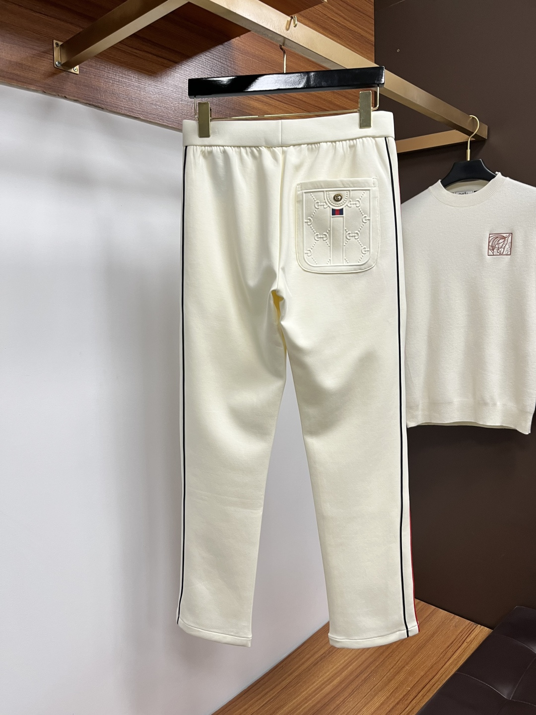 Gucci Basic Clothing S-l