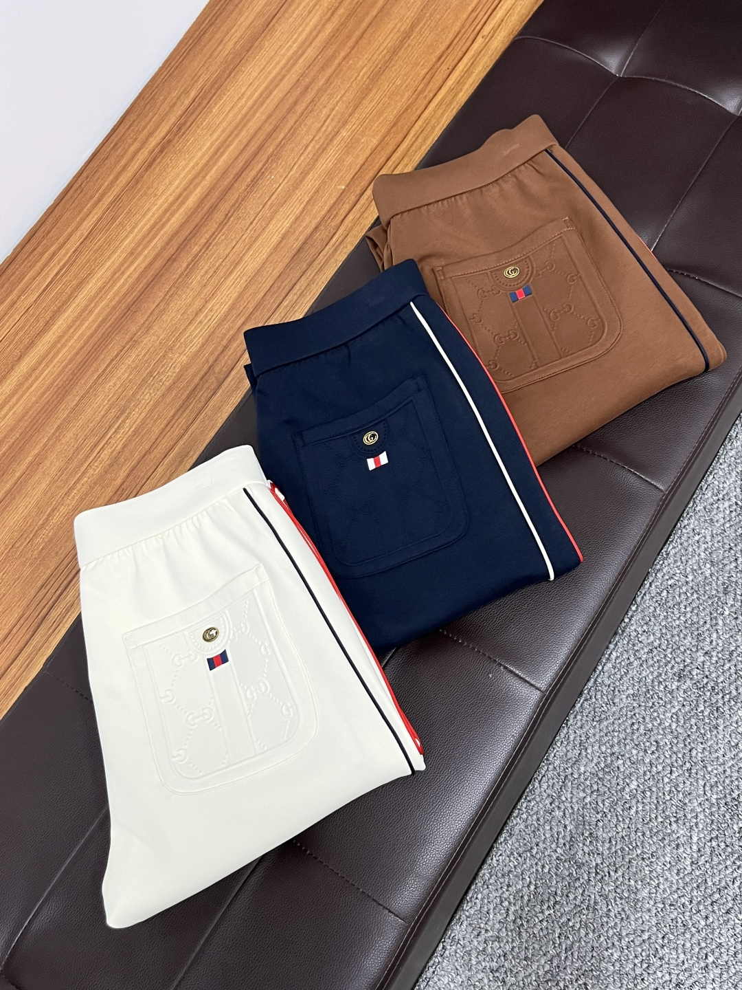 Gucci Basic Clothing S-l