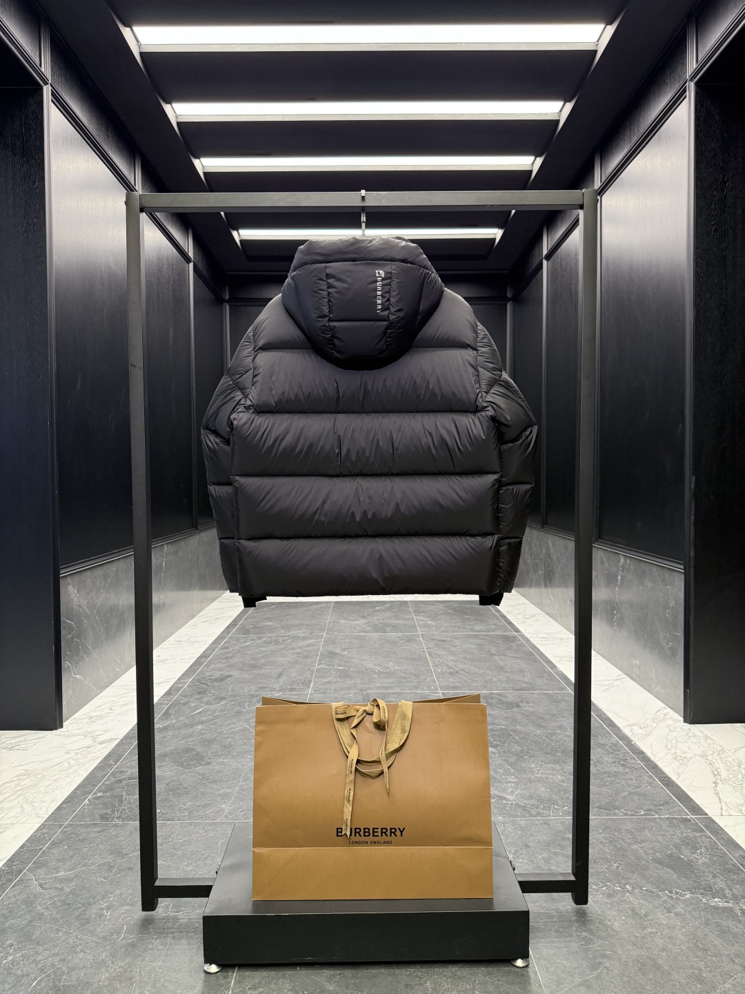 Burberry Down Jacket Cotton Black Hooded S-l