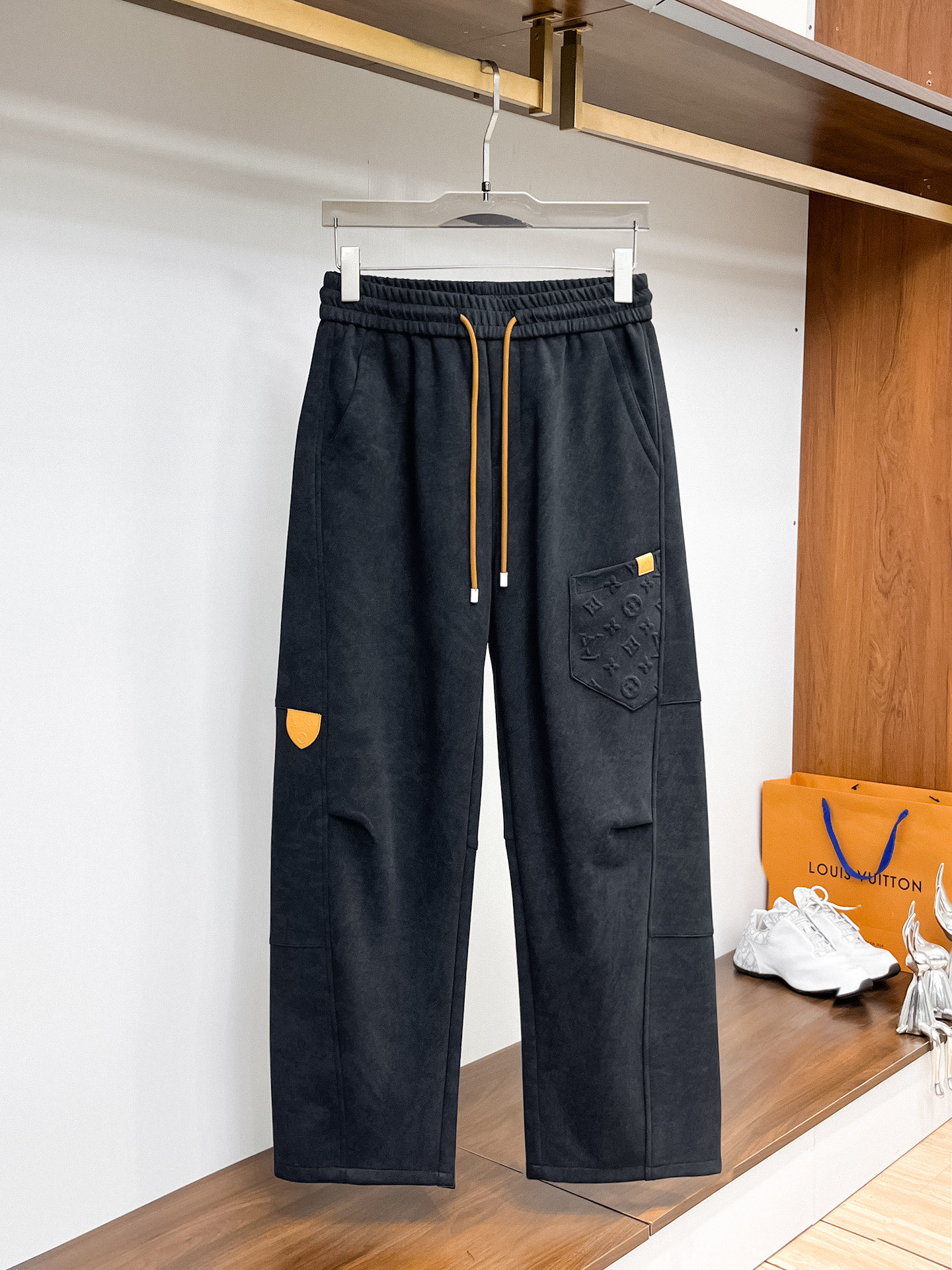 Louis Vuitton Basic Clothing M-l-xl