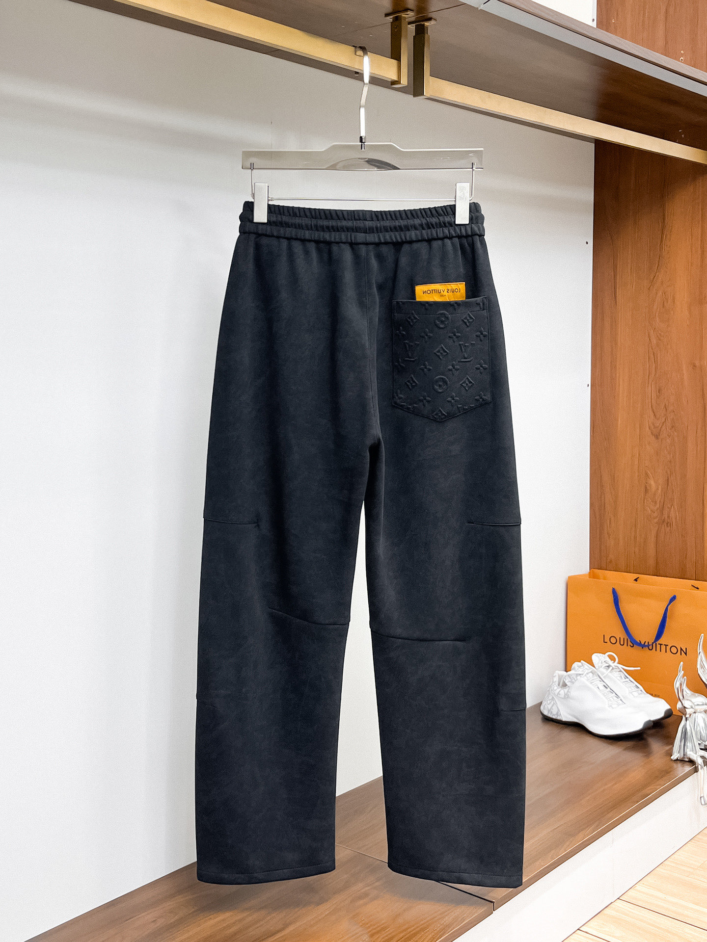 Louis Vuitton Basic Clothing M-l-xl