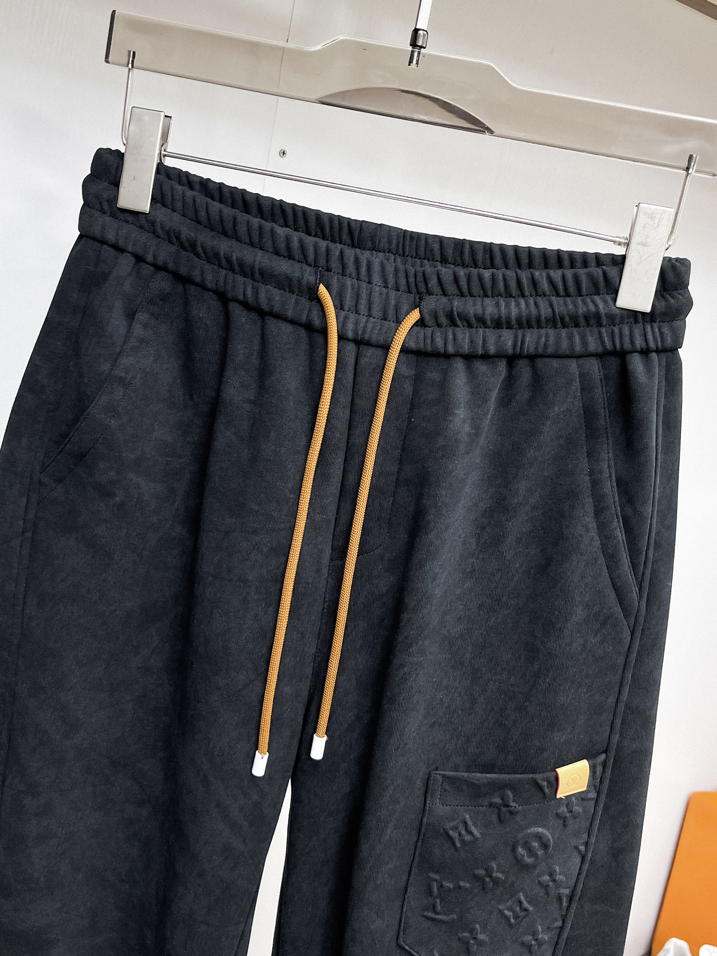 Louis Vuitton Basic Clothing M-l-xl