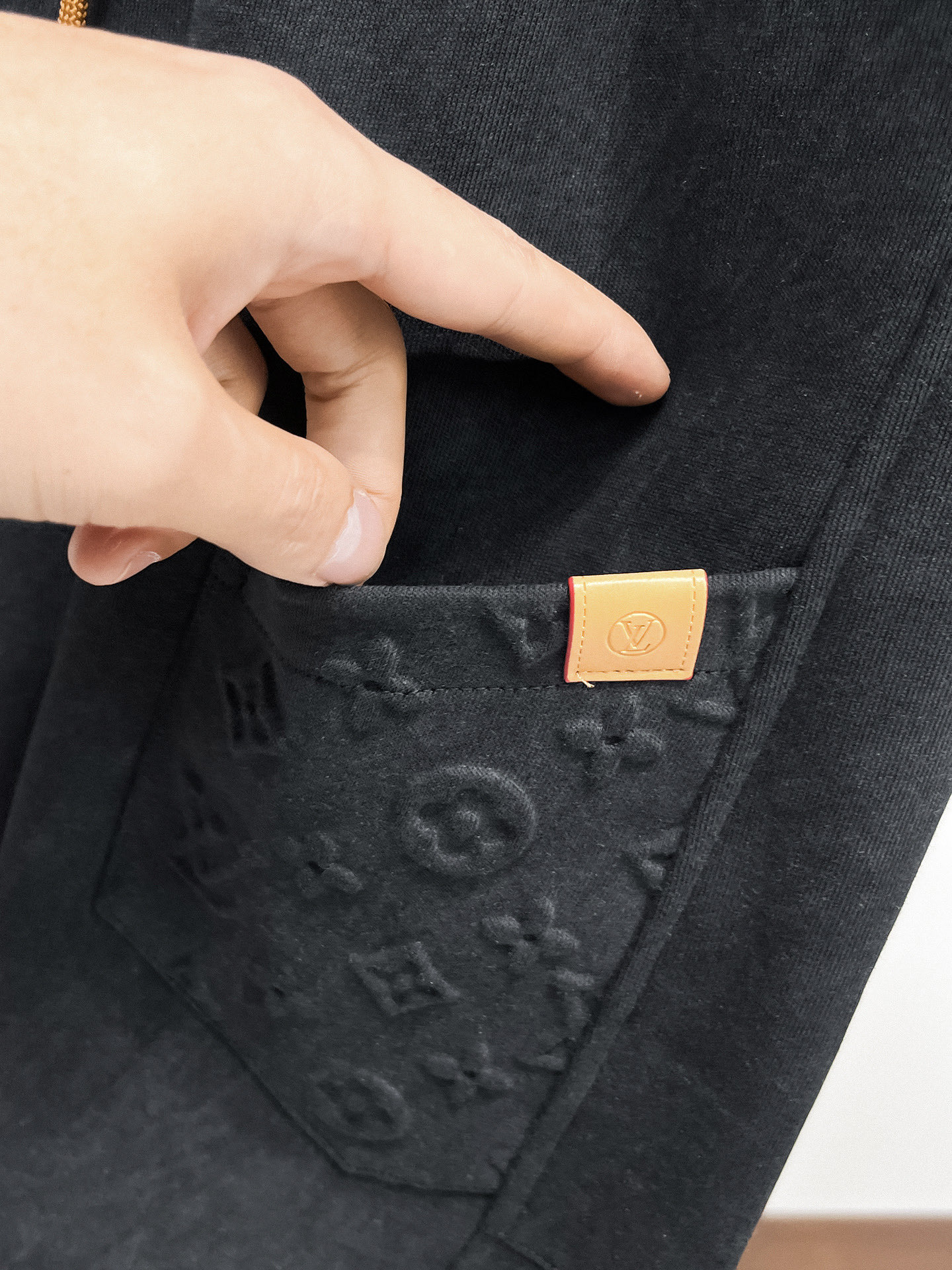 Louis Vuitton Basic Clothing M-l-xl