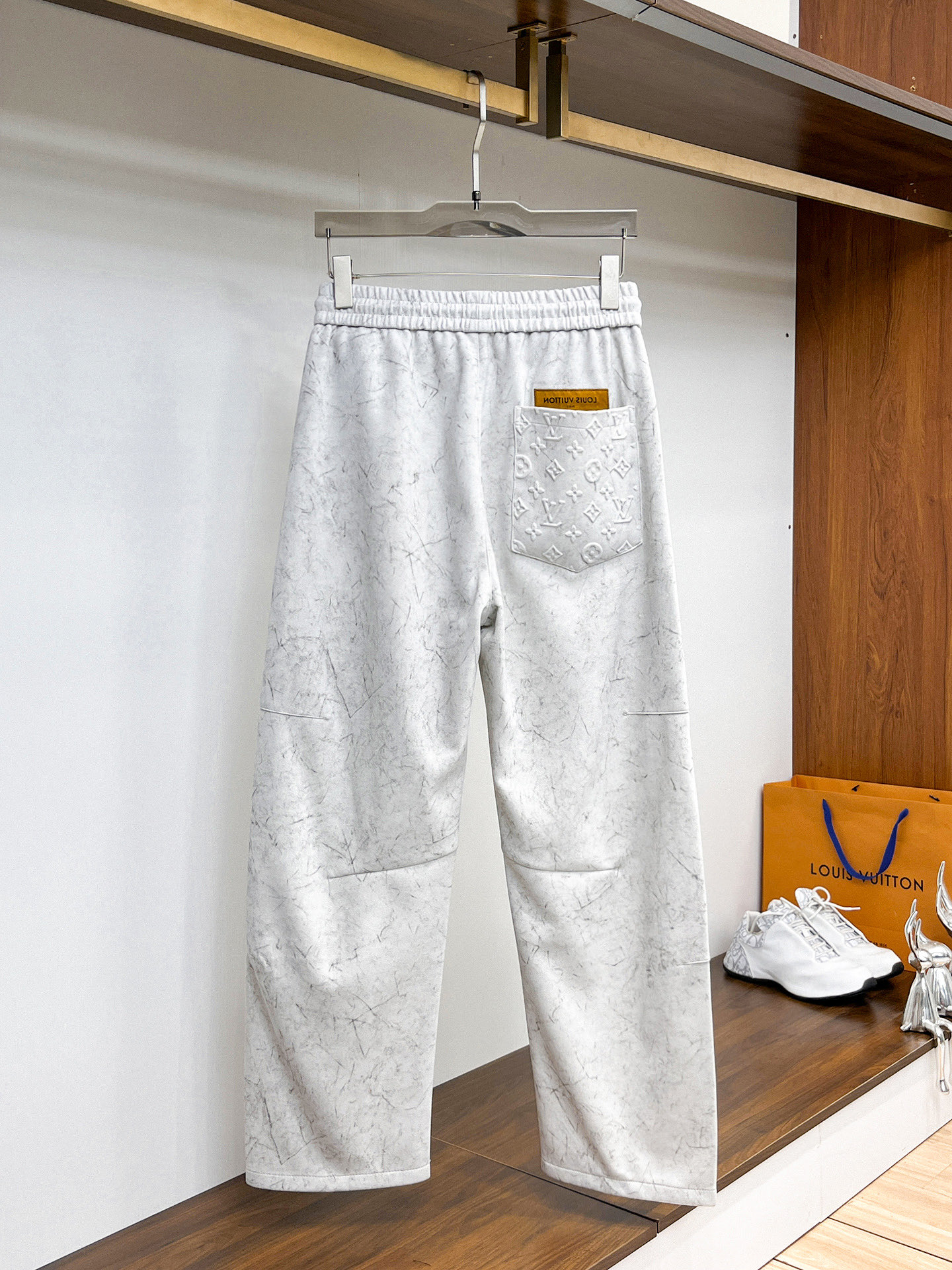 Louis Vuitton Basic Clothing M-l-xl