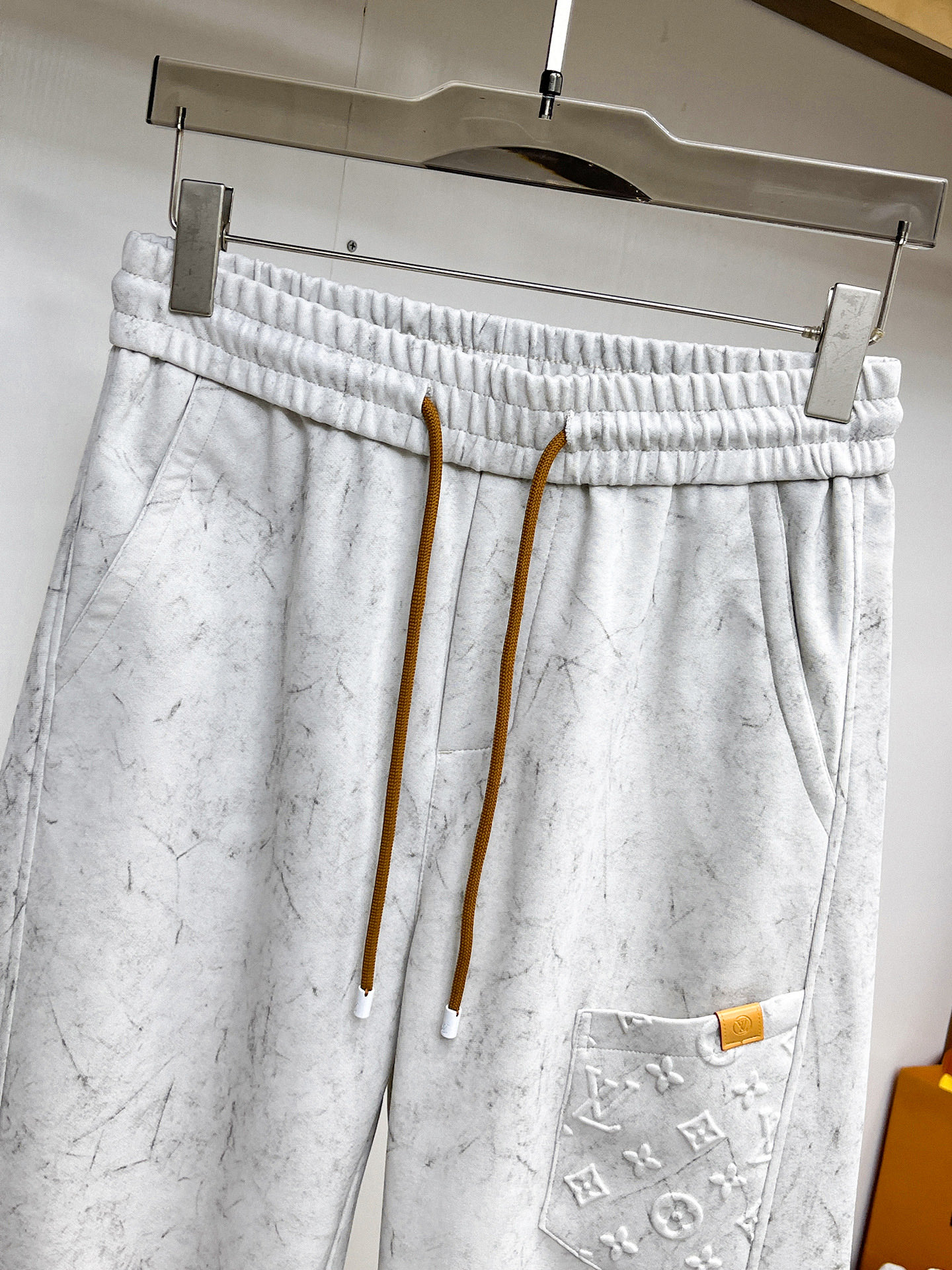 Louis Vuitton Basic Clothing M-l-xl