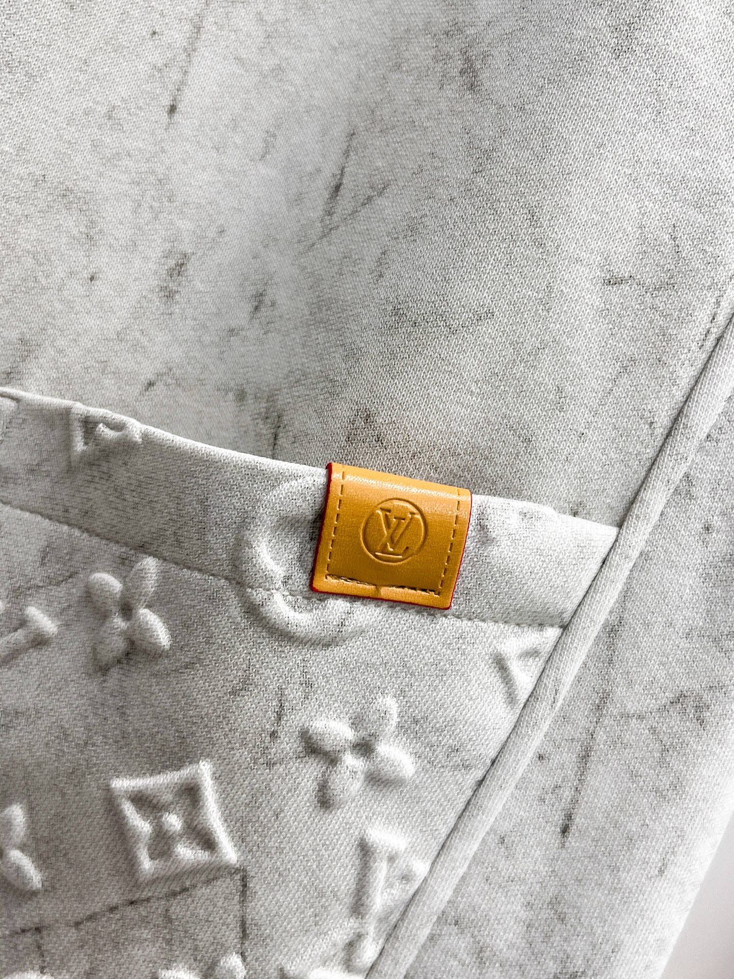 Louis Vuitton Basic Clothing M-l-xl