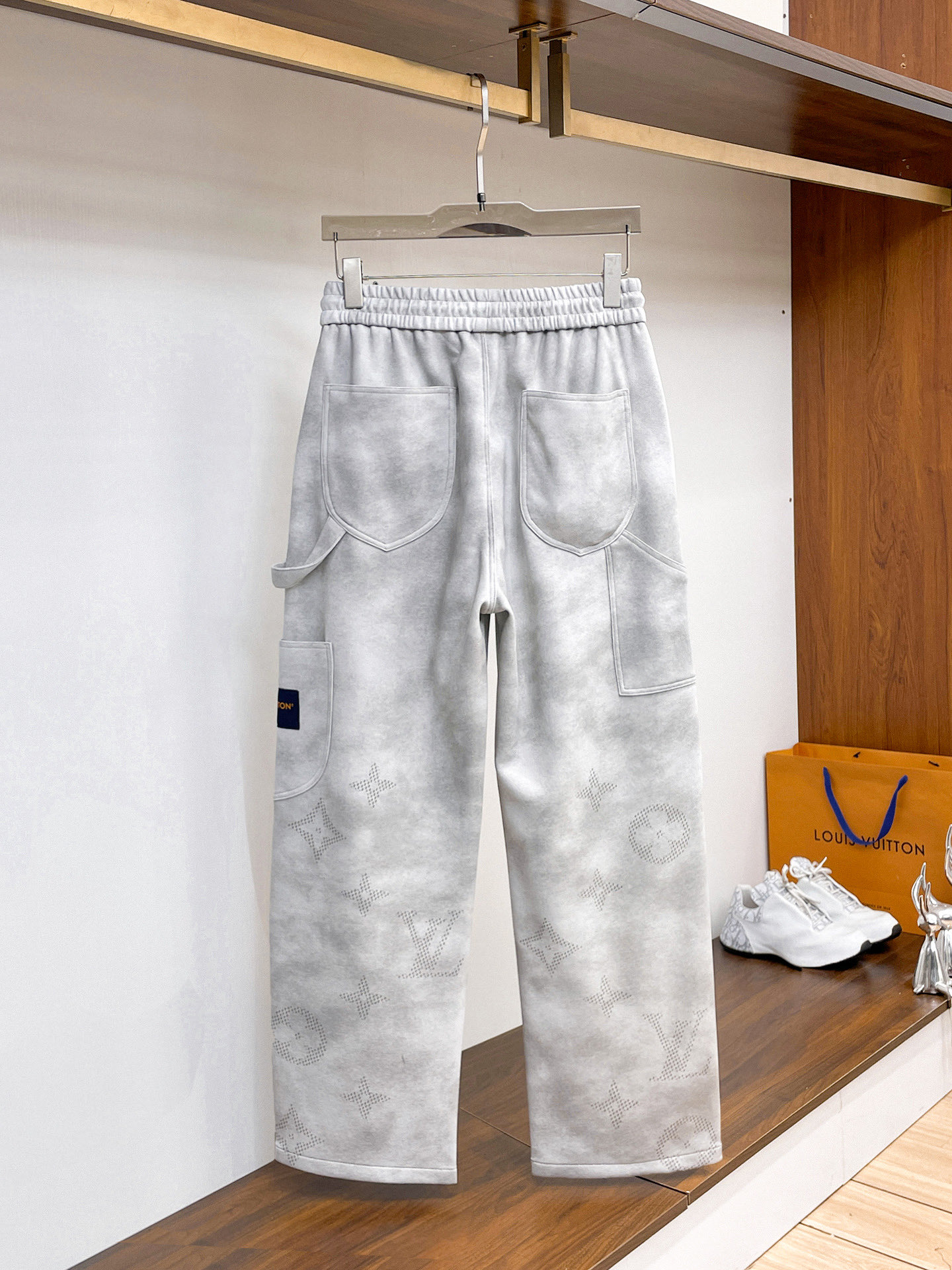 Louis Vuitton Basic Clothing M-l-xl