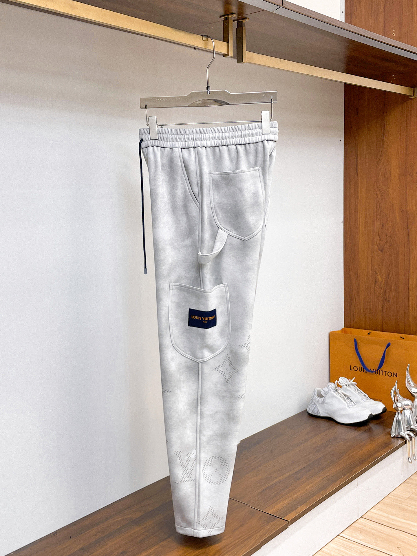 Louis Vuitton Basic Clothing M-l-xl