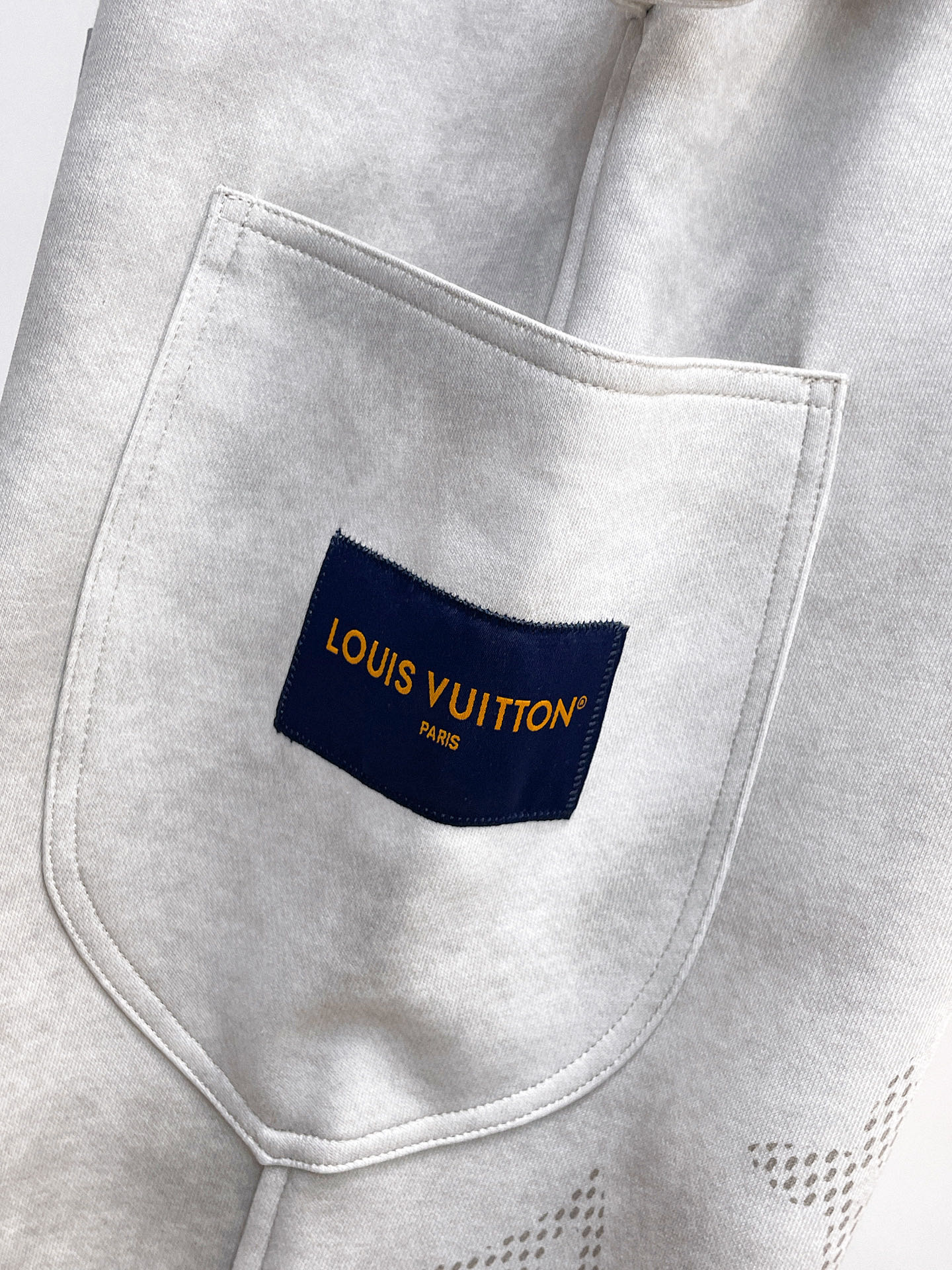 Louis Vuitton Basic Clothing M-l-xl
