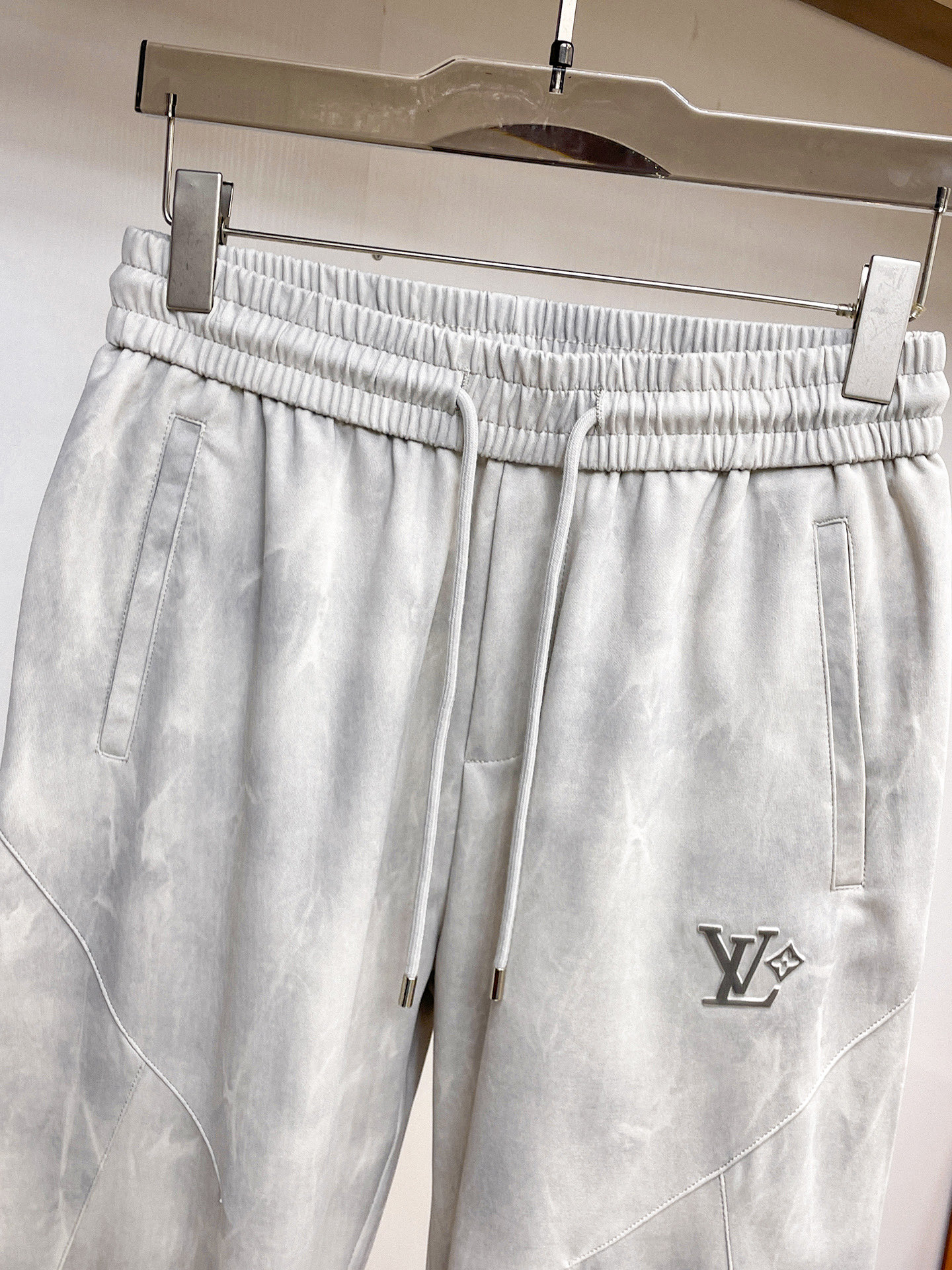 Louis Vuitton Basic Clothing M-l-xl
