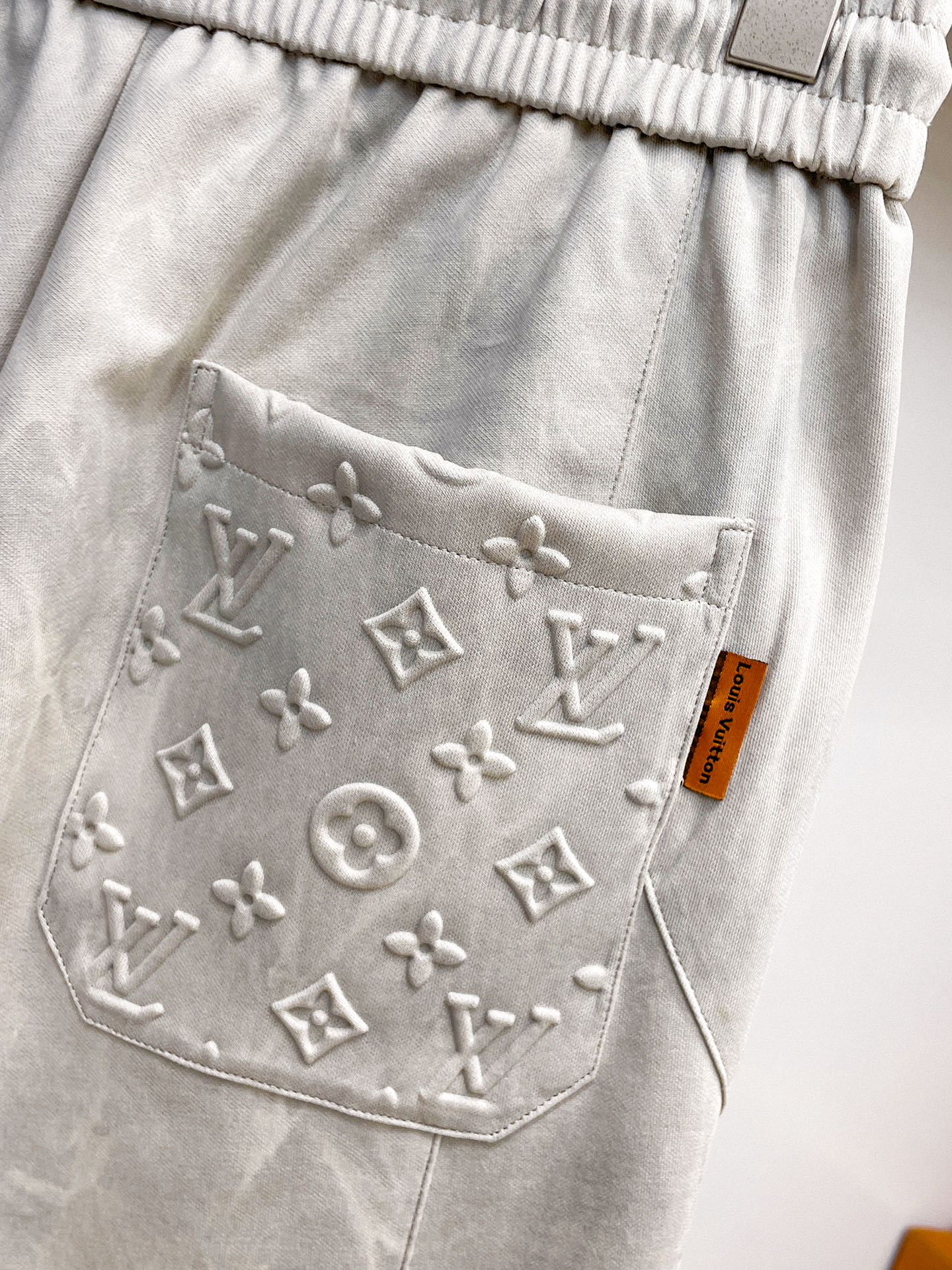 Louis Vuitton Basic Clothing M-l-xl