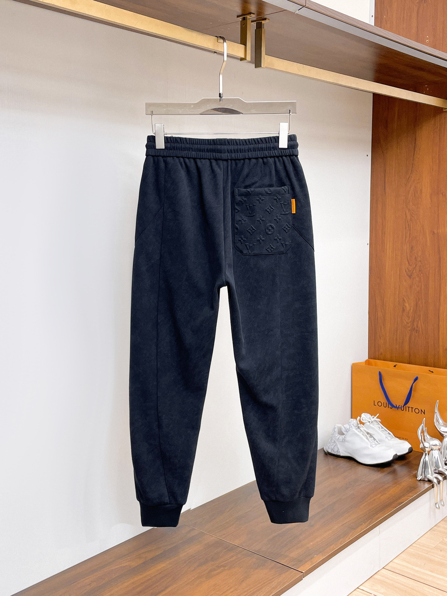 Louis Vuitton Basic Clothing M-l-xl