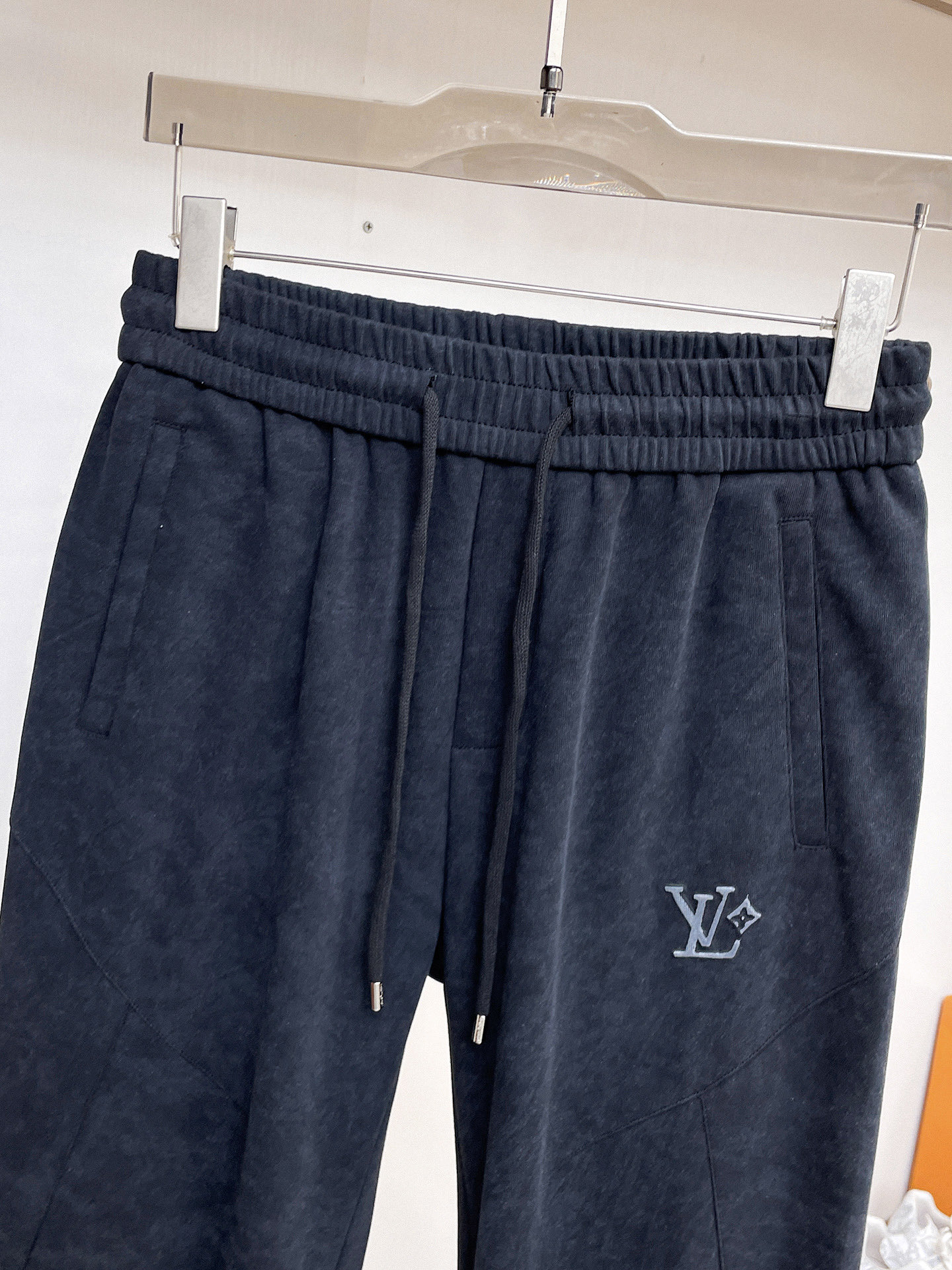 Louis Vuitton Basic Clothing M-l-xl