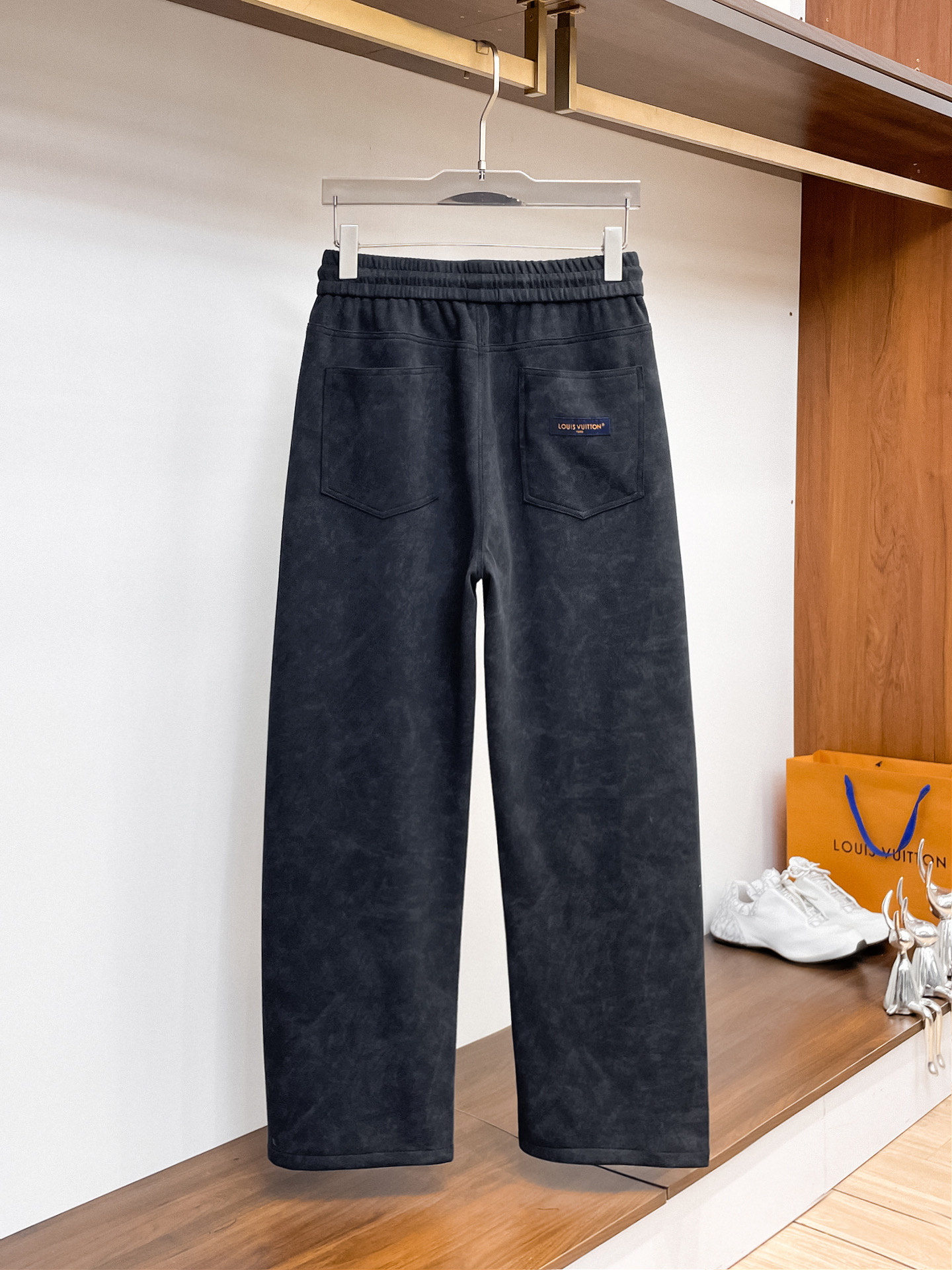 Louis Vuitton Basic Clothing M-l-xl