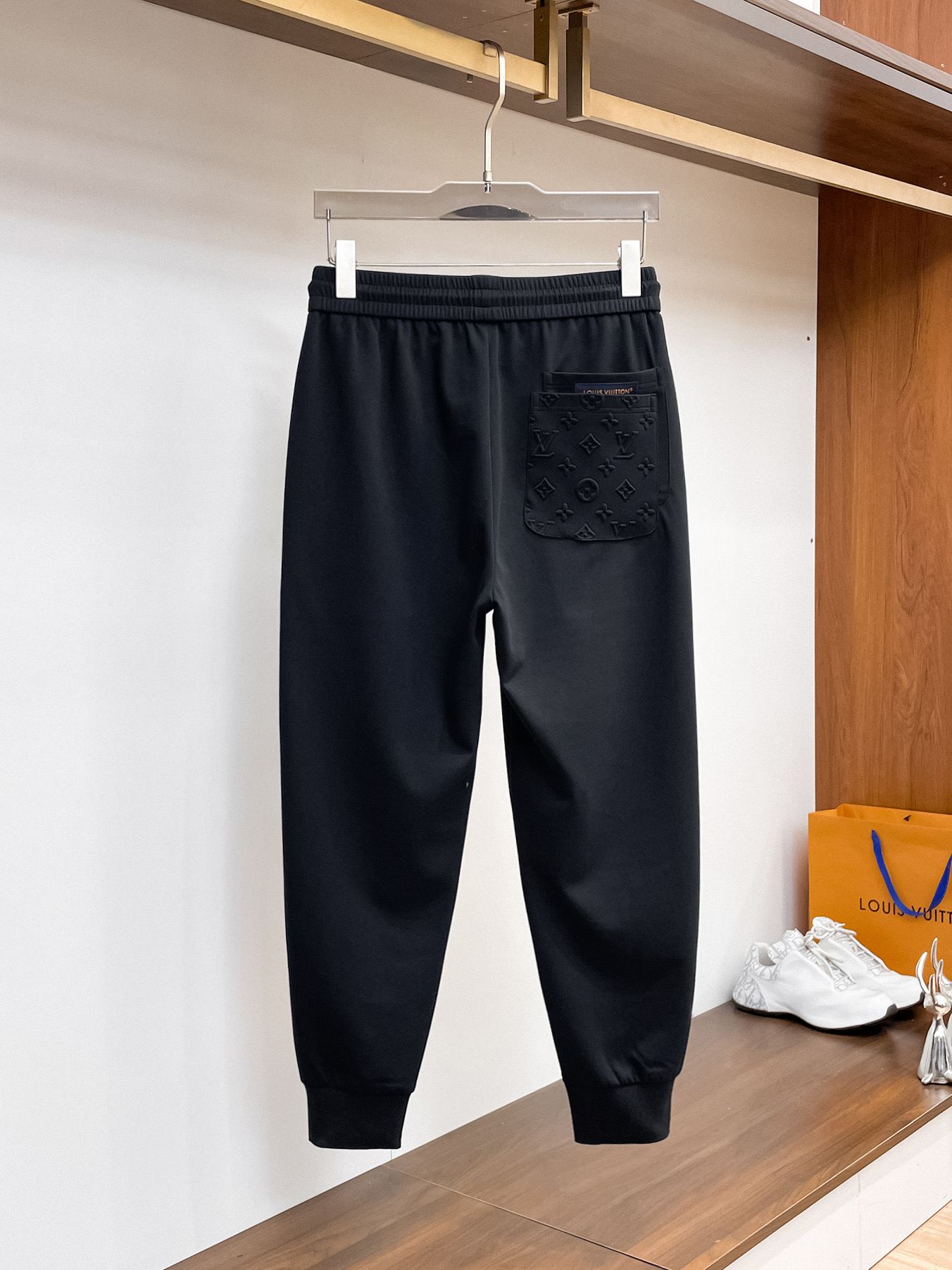 Louis Vuitton Basic Clothing M-l-xl