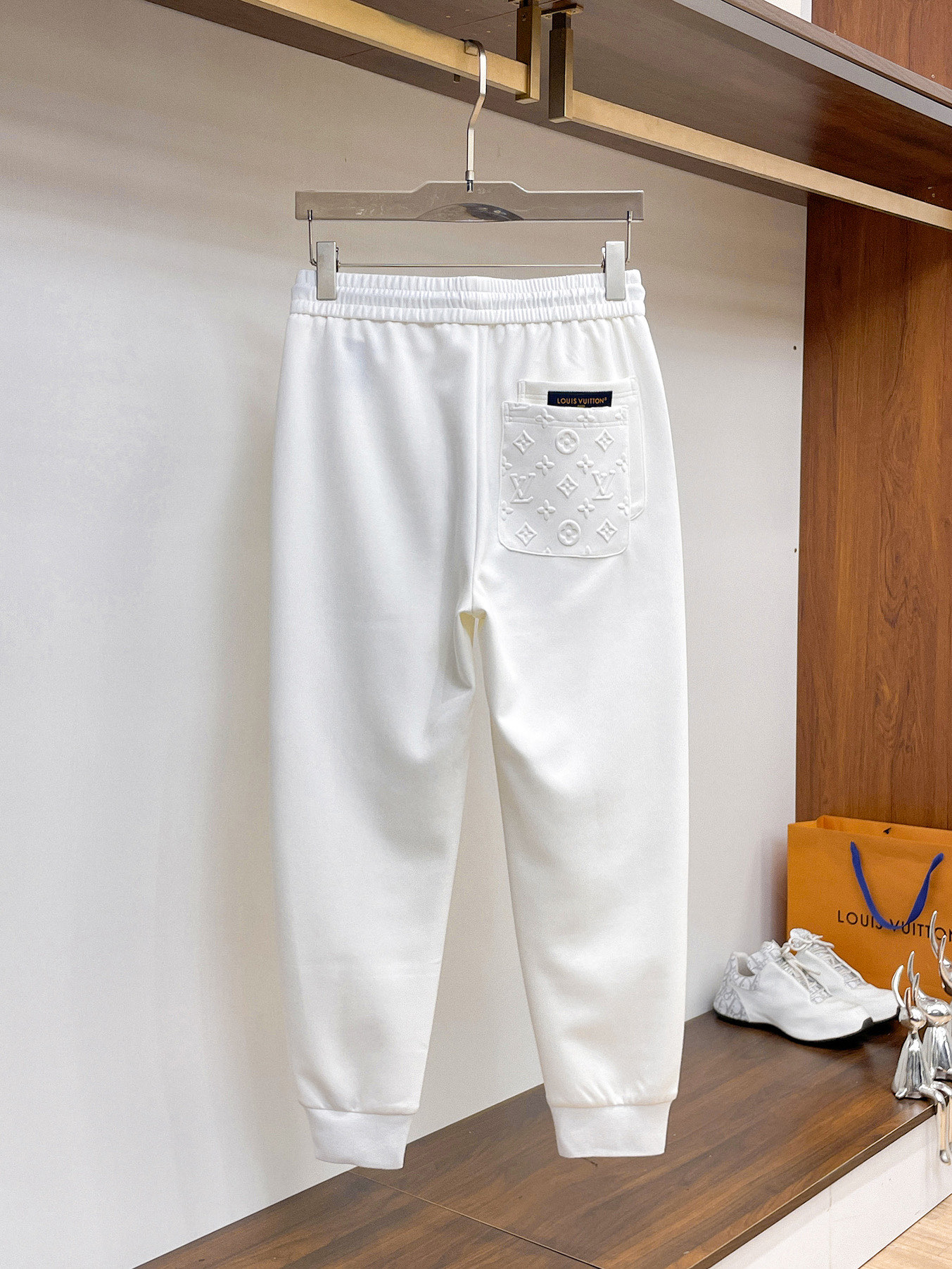 Louis Vuitton Basic Clothing M-l-xl