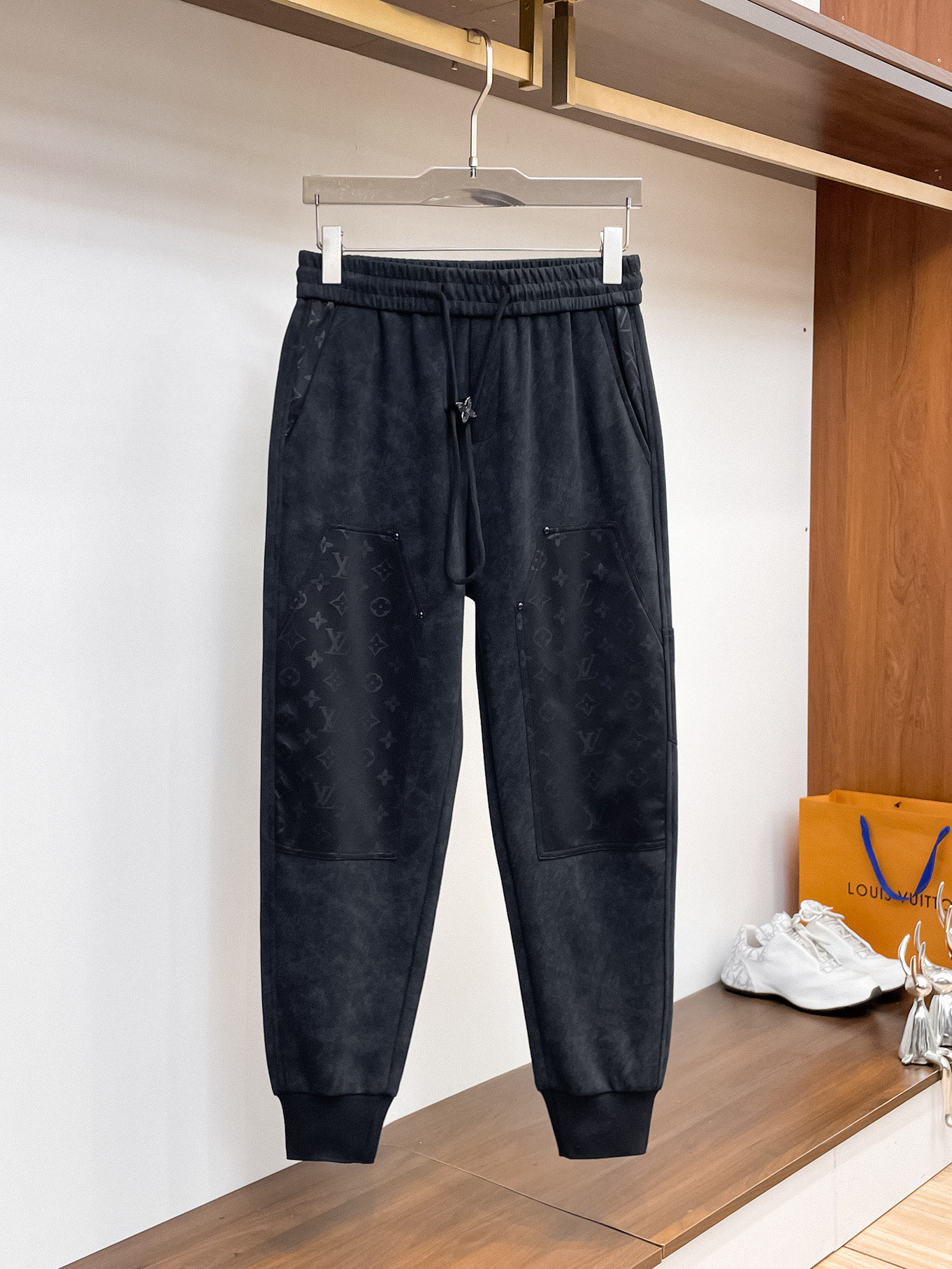 Louis Vuitton Basic Clothing M-l-xl