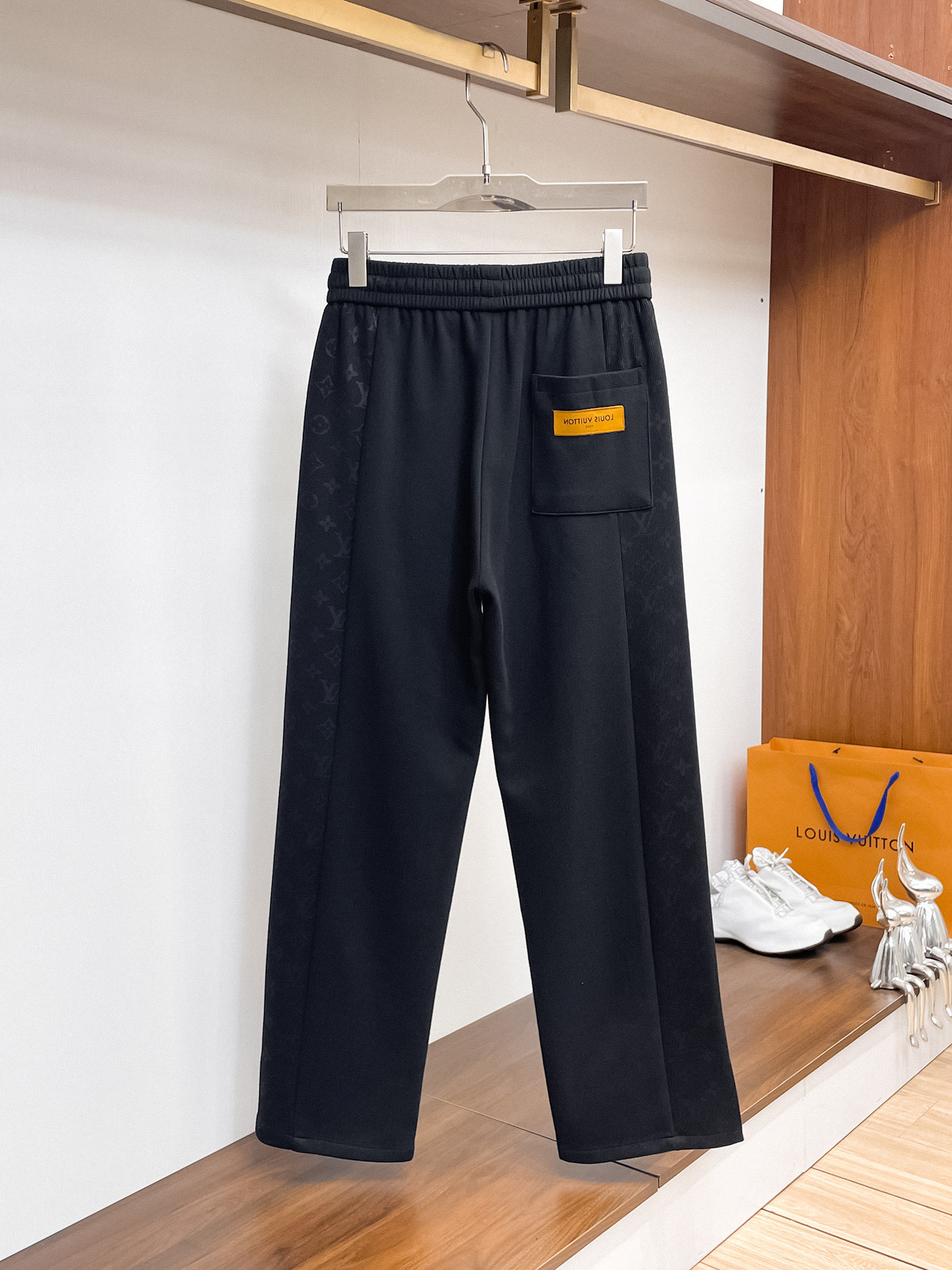 Louis Vuitton Basic Clothing M-l-xl