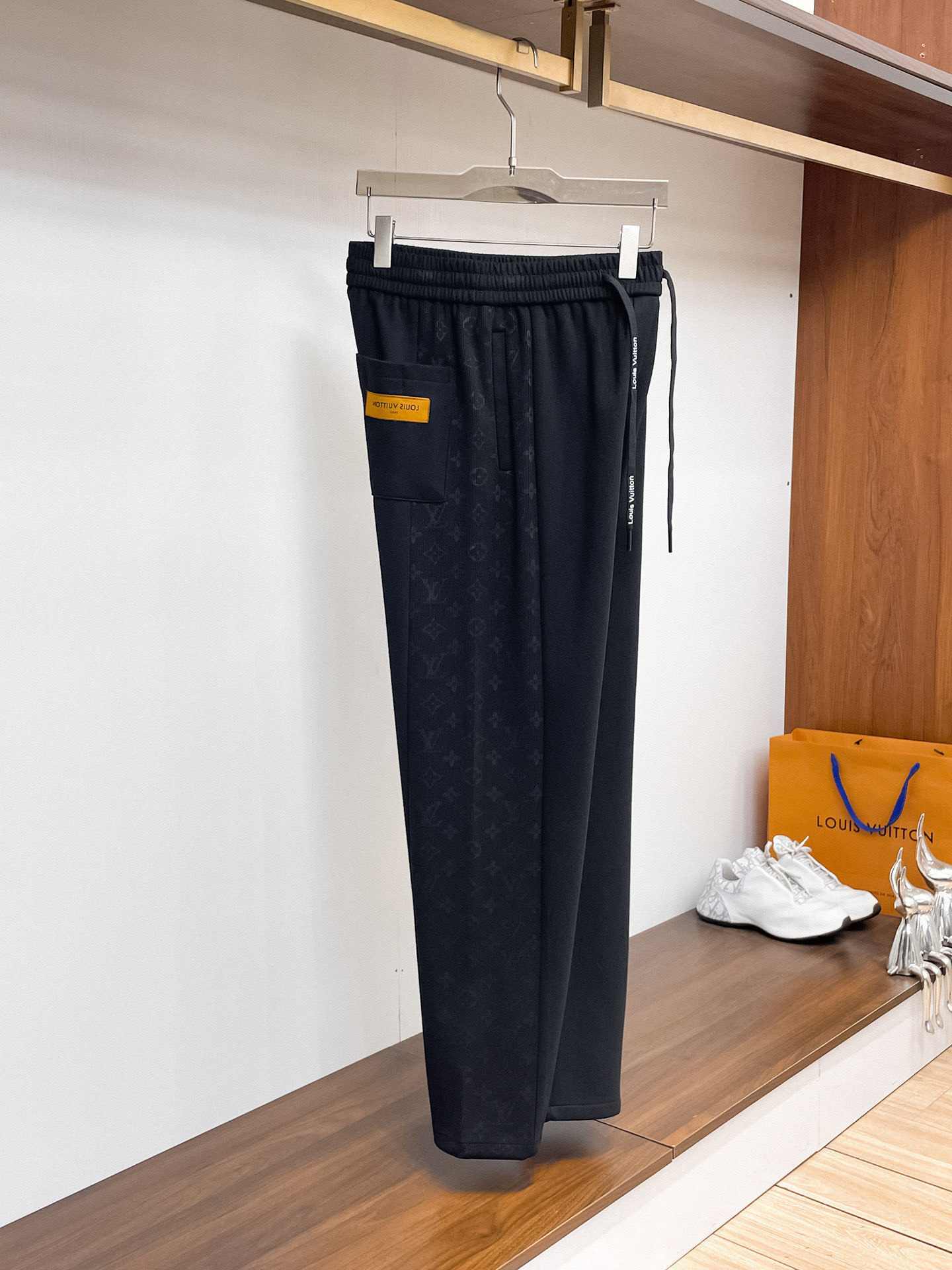 Louis Vuitton Basic Clothing M-l-xl