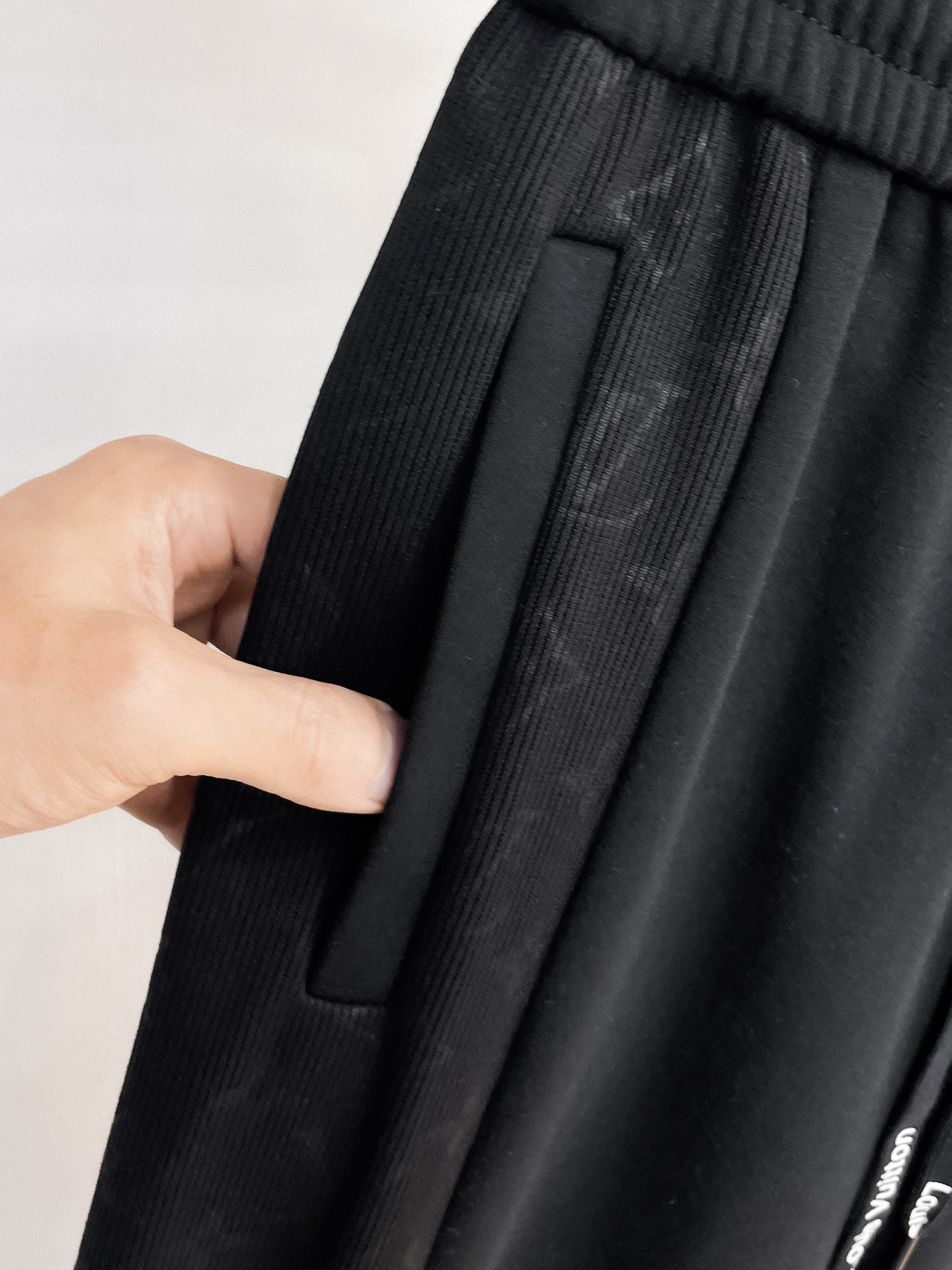 Louis Vuitton Basic Clothing M-l-xl