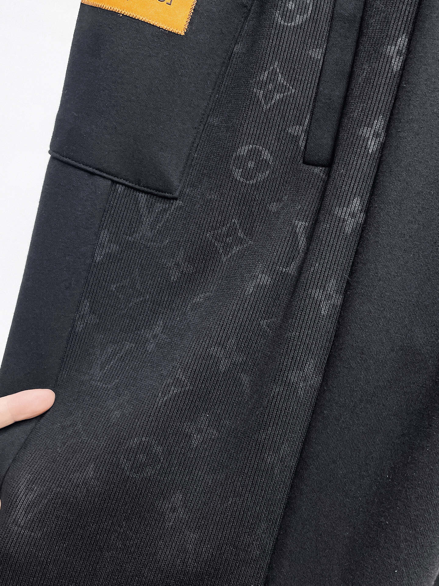 Louis Vuitton Basic Clothing M-l-xl