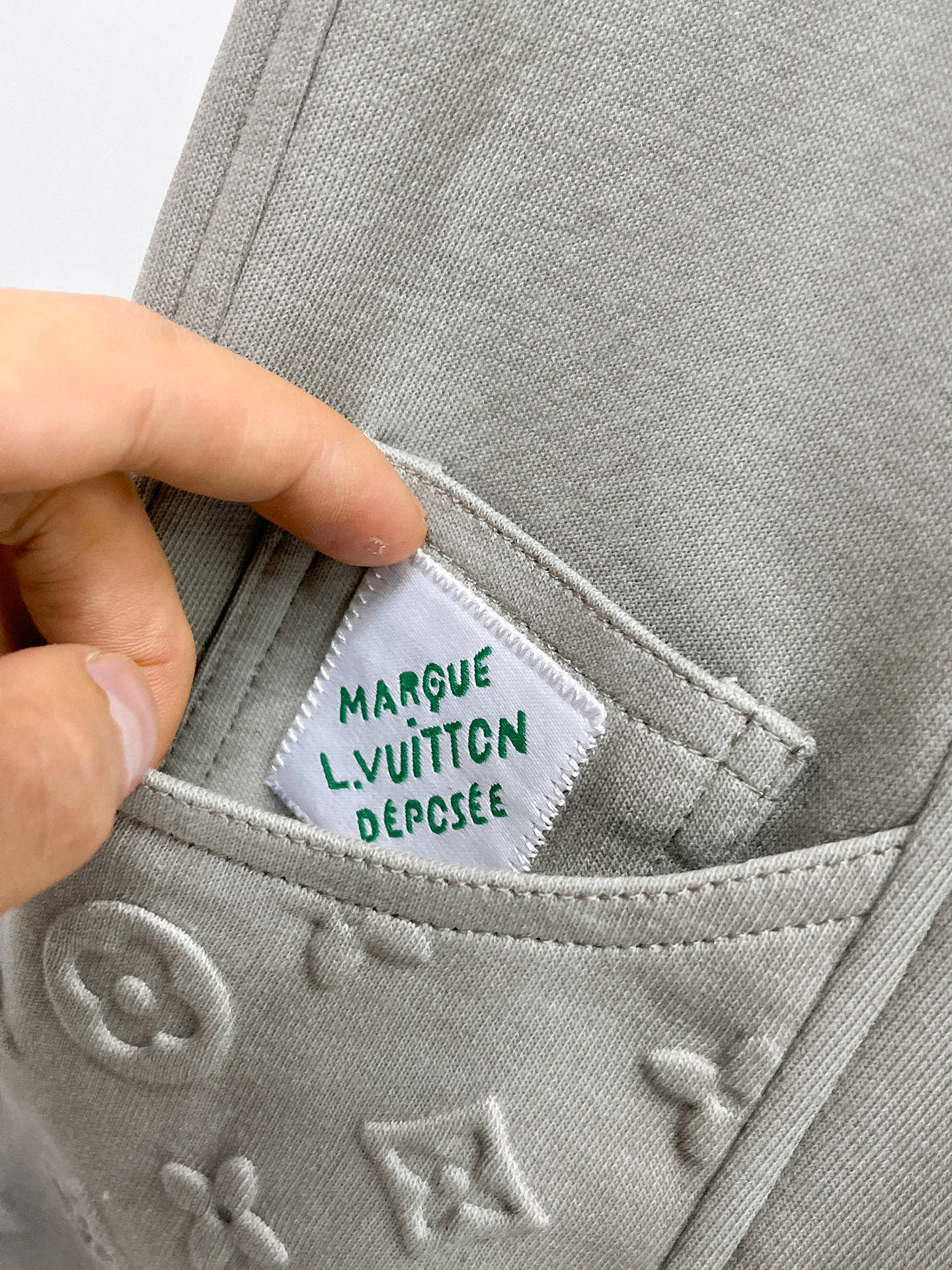 Louis Vuitton Basic Clothing M-l-xl