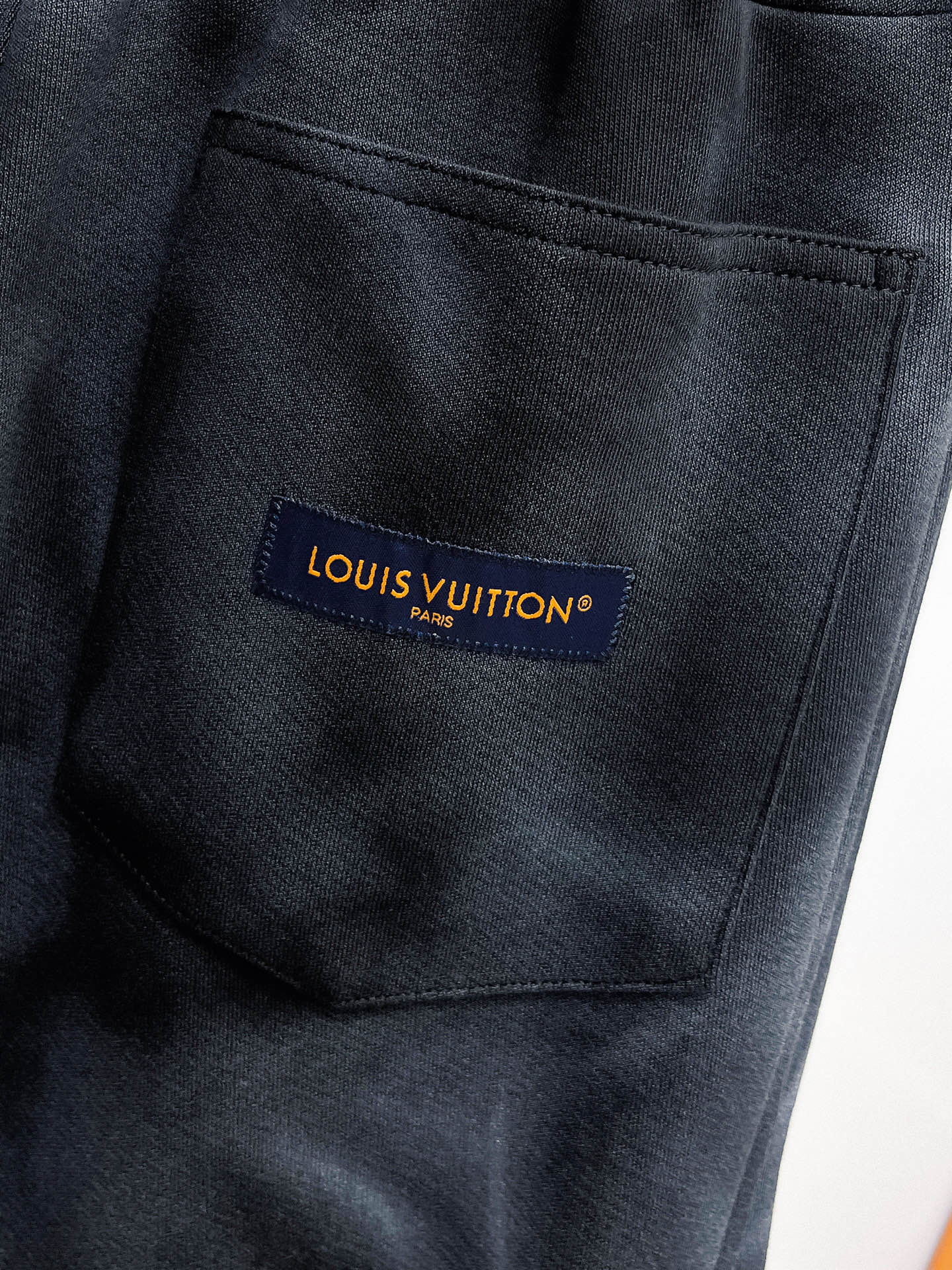 Louis Vuitton Basic Clothing M-l-xl