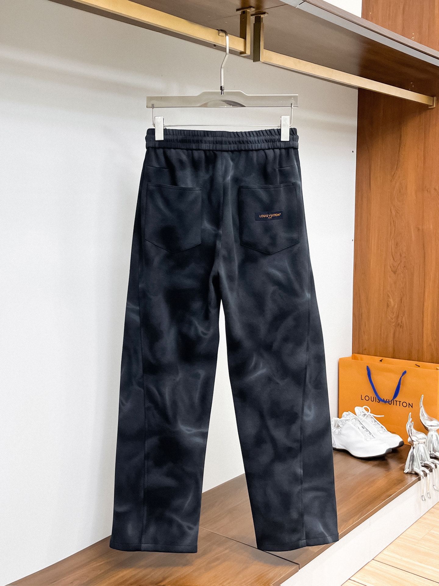 Louis Vuitton Basic Clothing M-l-xl