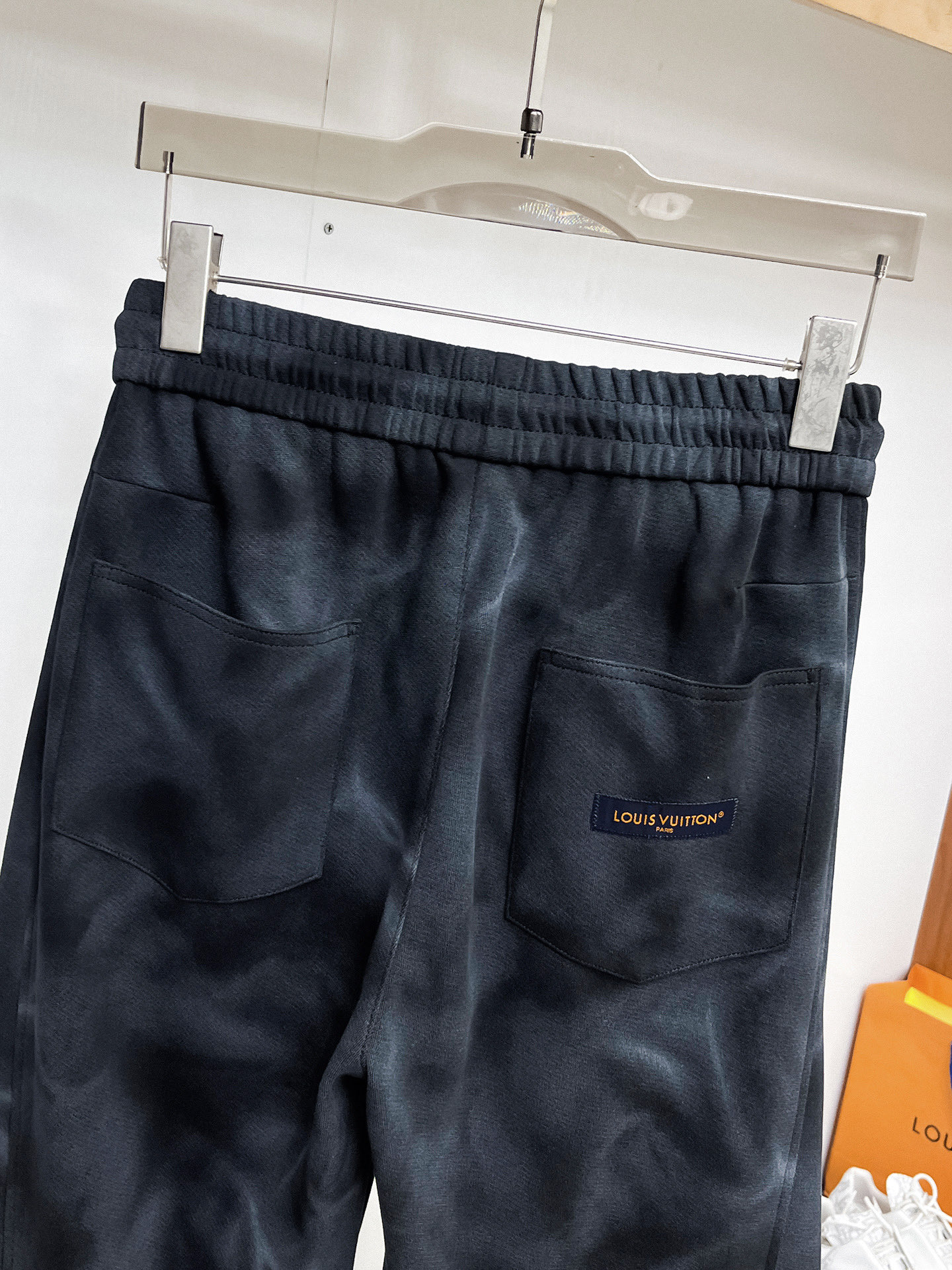 Louis Vuitton Basic Clothing M-l-xl