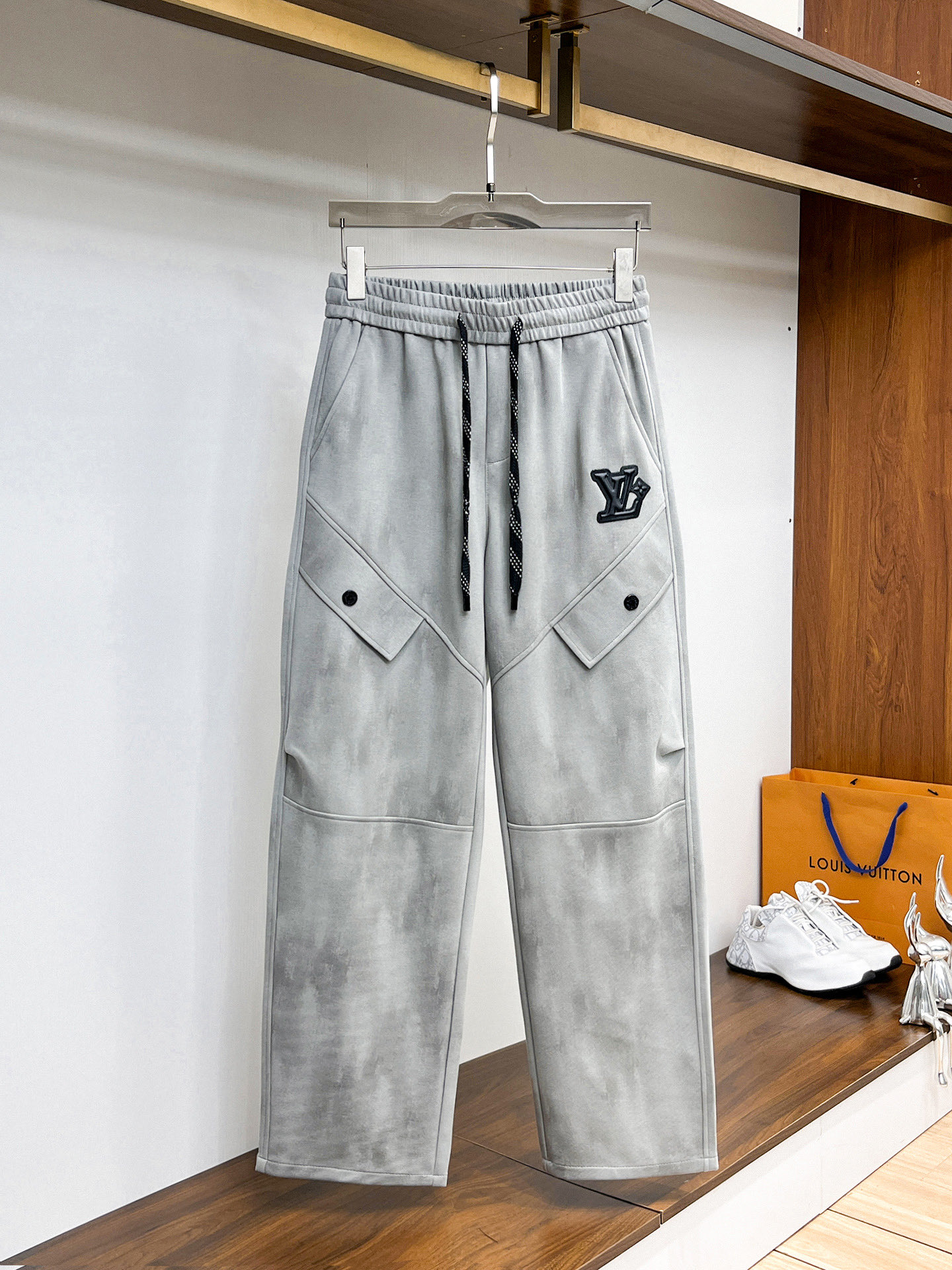 Louis Vuitton Basic Clothing M-l-xl