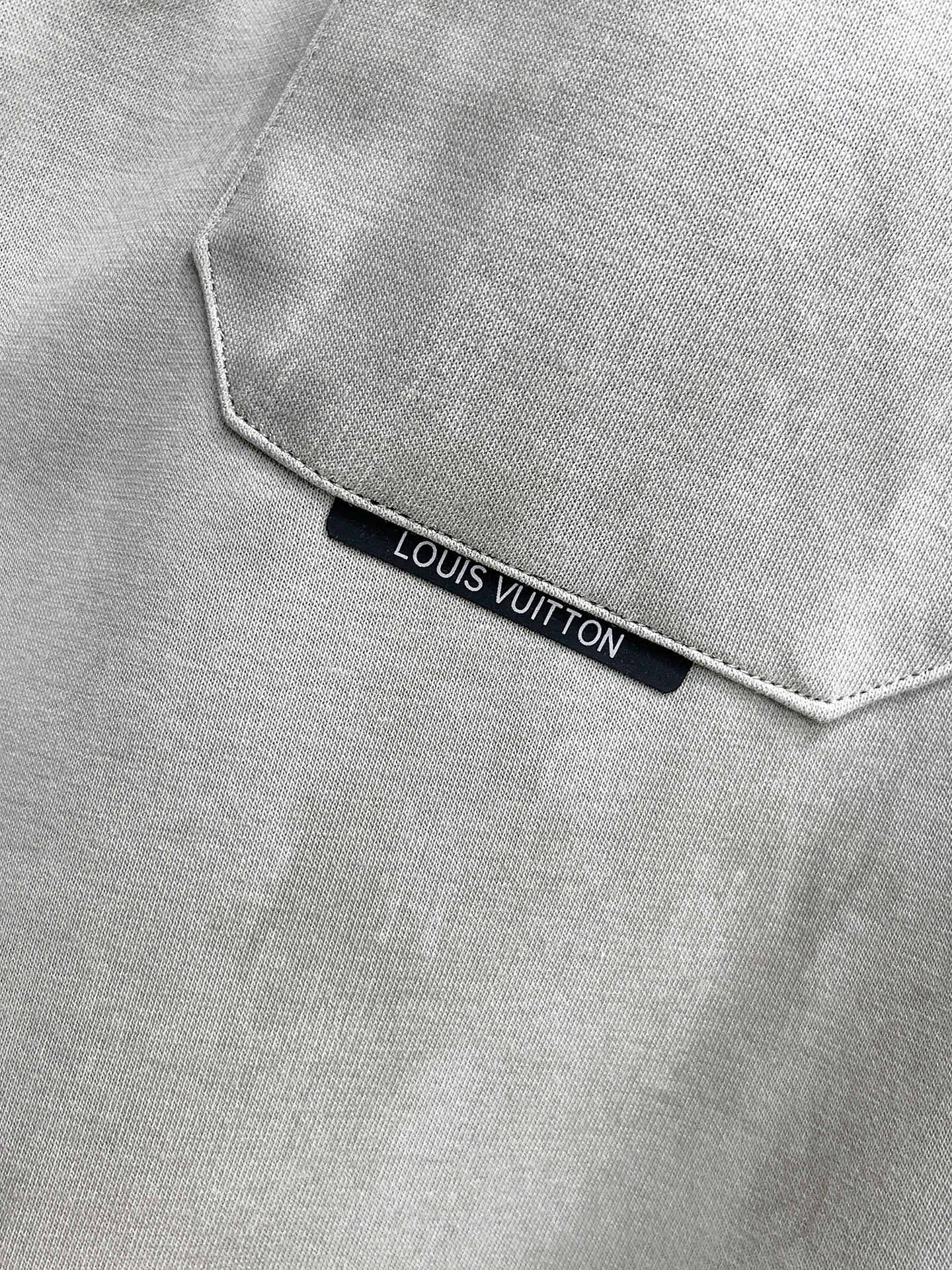 Louis Vuitton Basic Clothing M-l-xl
